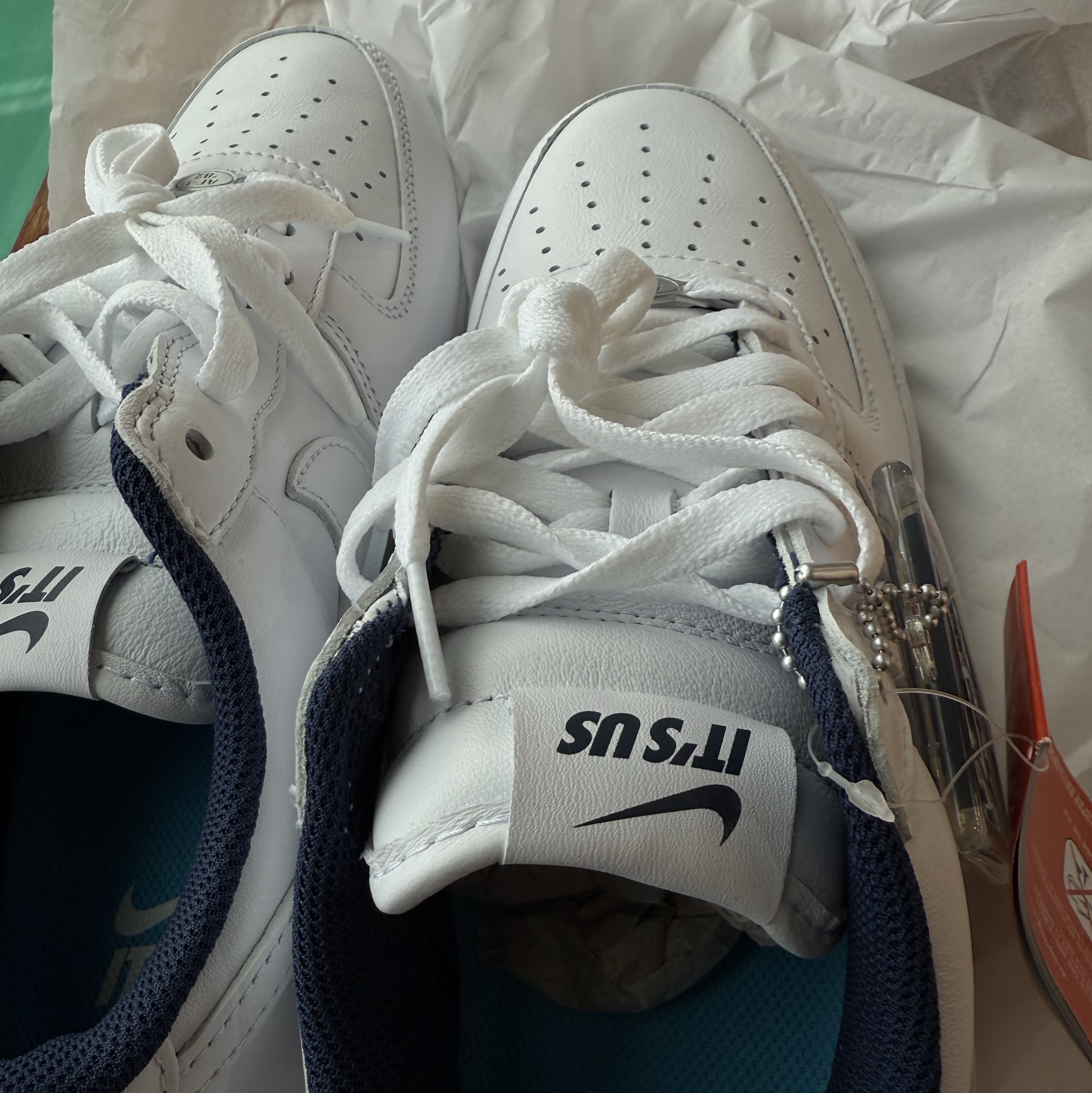 Nike x Lil Yachty Us Force 1 Low White and Midnight Navy 착용 스타일 - 5