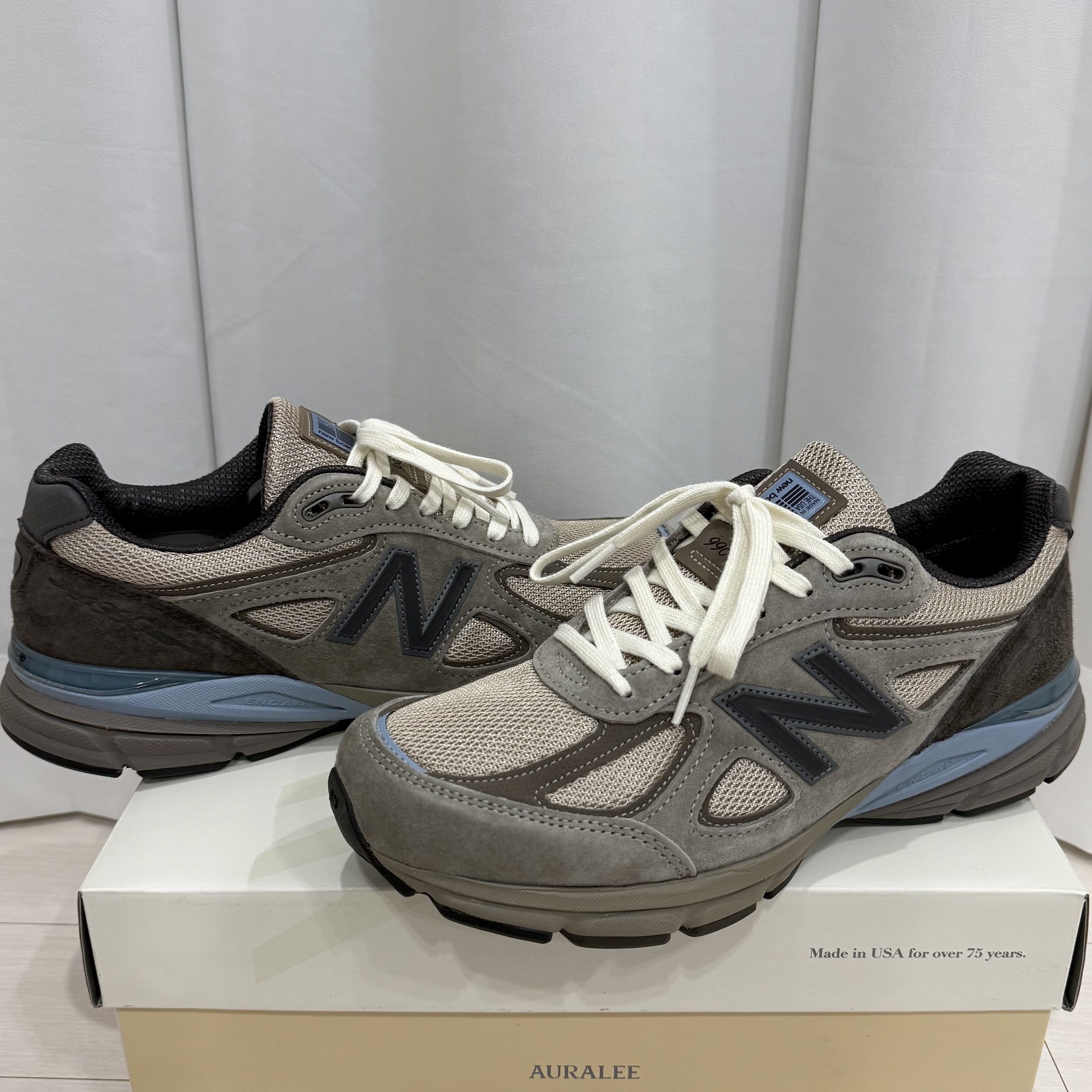 New Balance x Auralee 990v4 Made in USA London Fog 착용 스타일