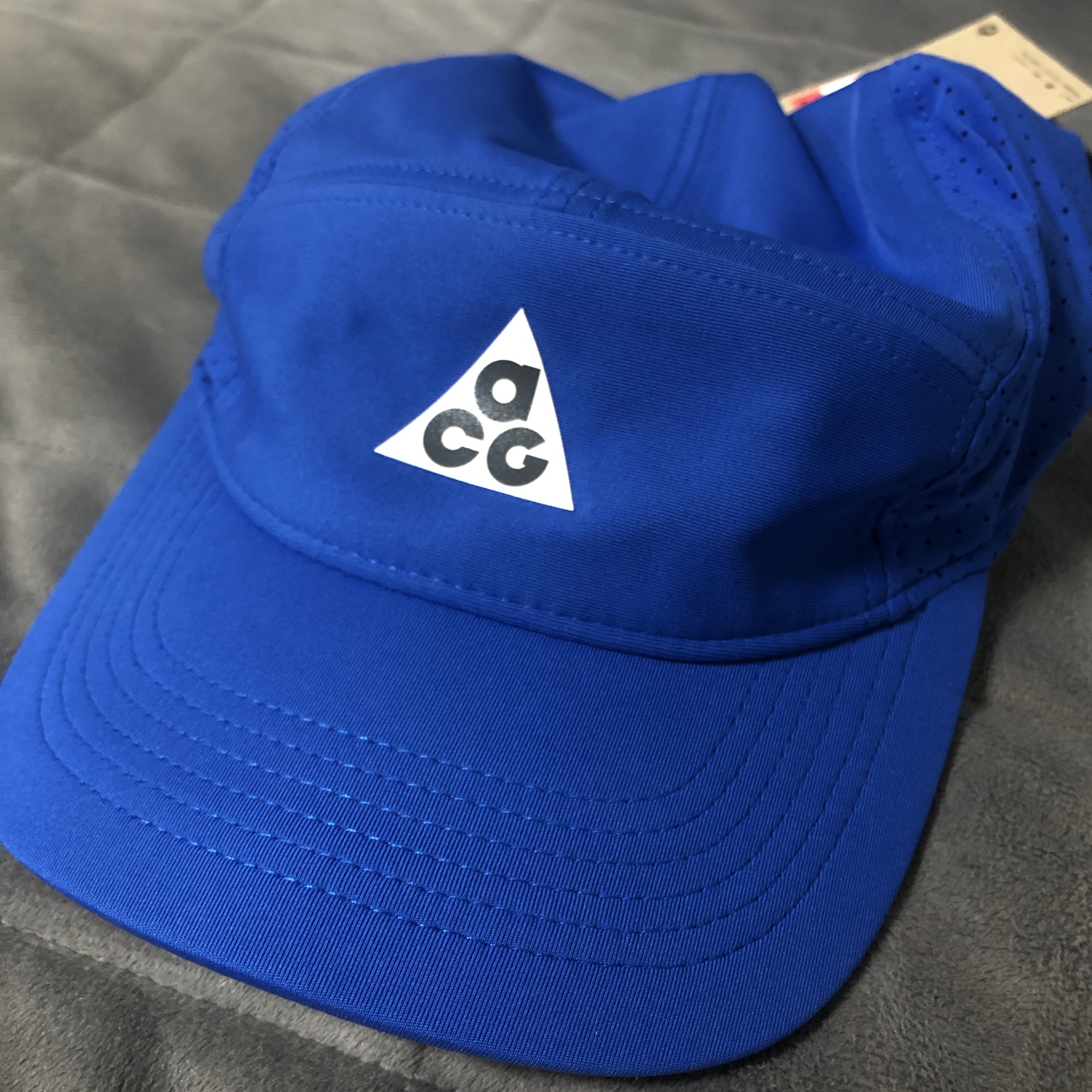 Nike ACG Fly Cap Game Royal 착용 스타일