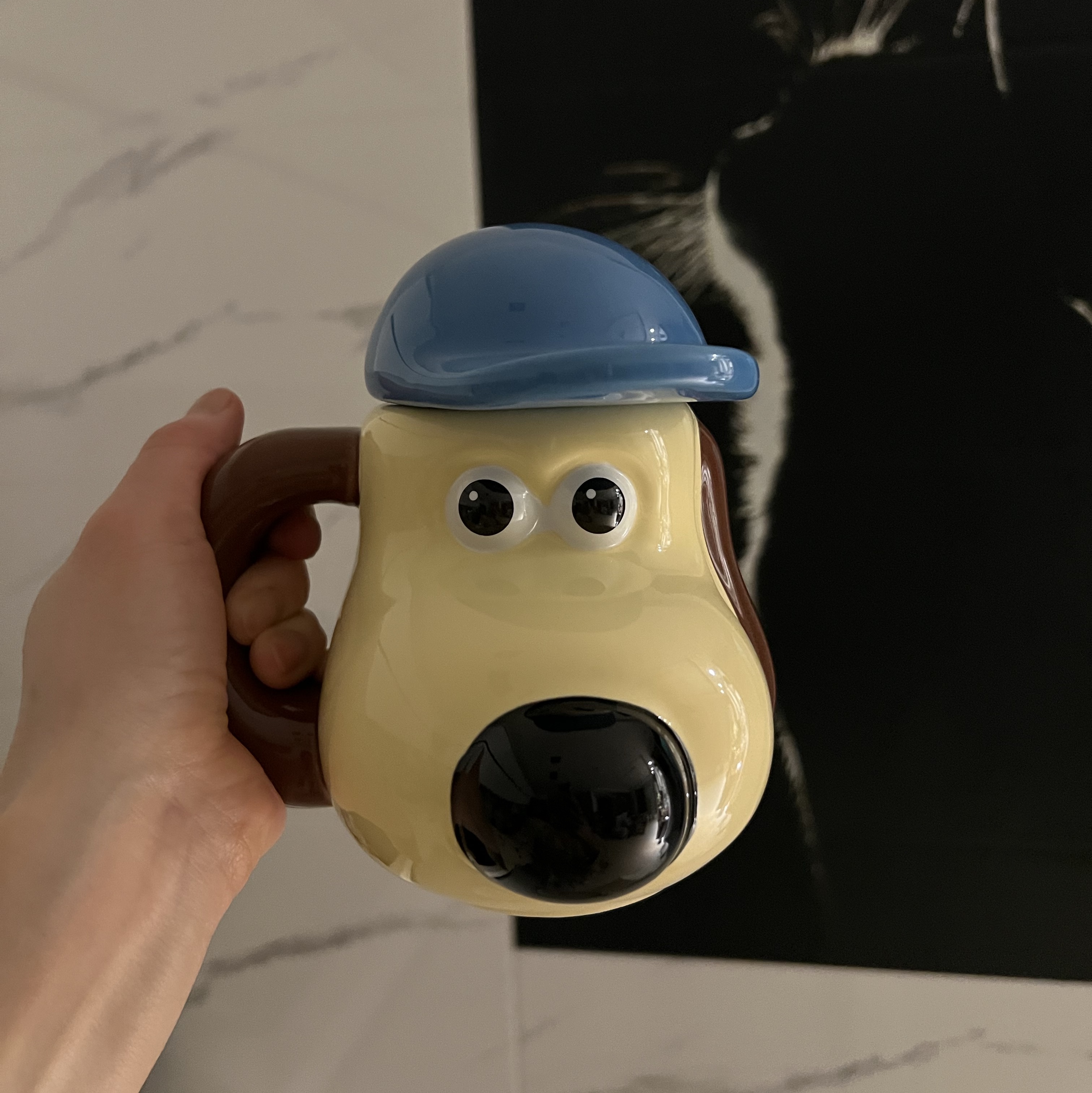 Wallace & Gromit Mug Cup Gromit with a Cap 착용 스타일