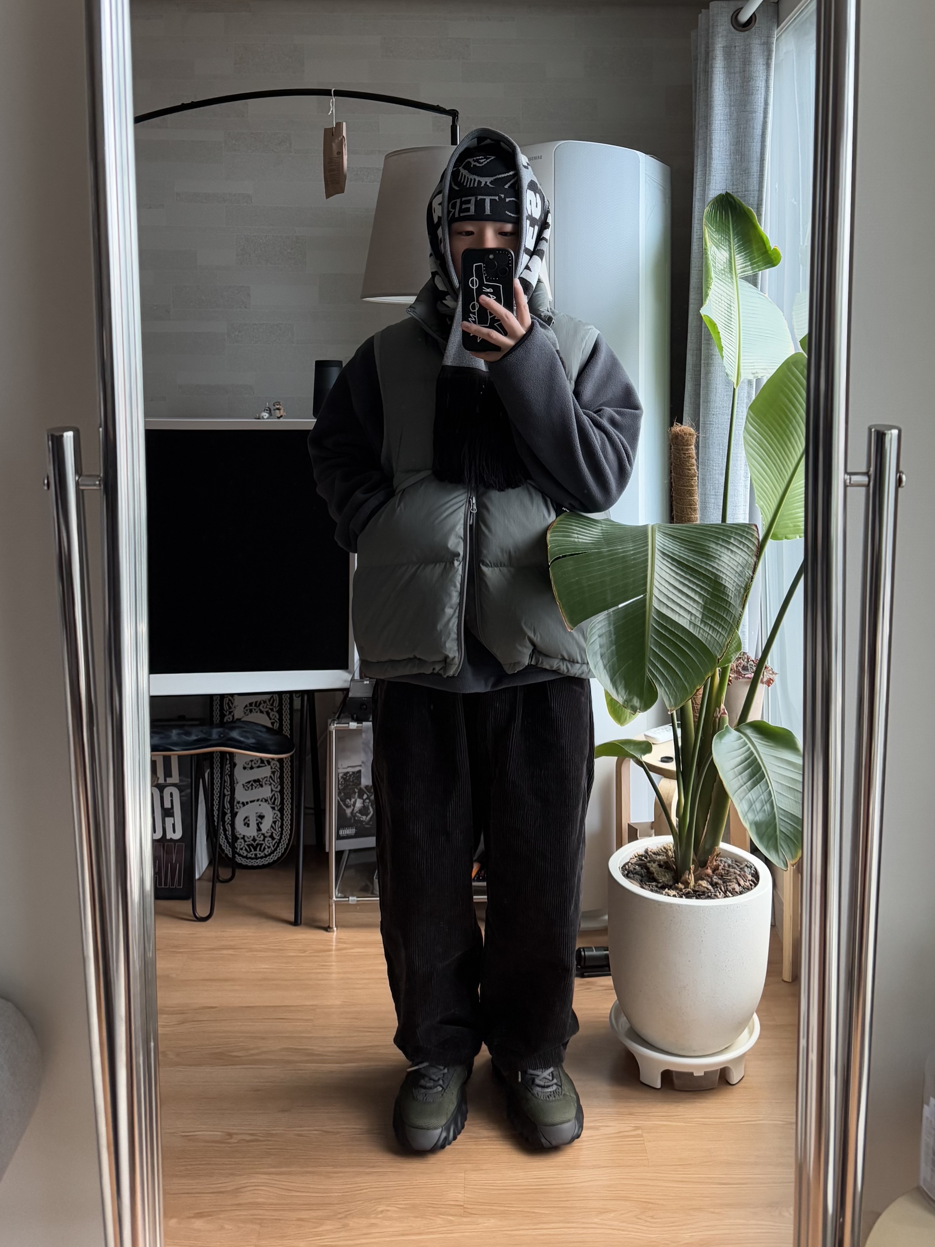 Arc'teryx Bird Word Toque Black Void 착용 스타일