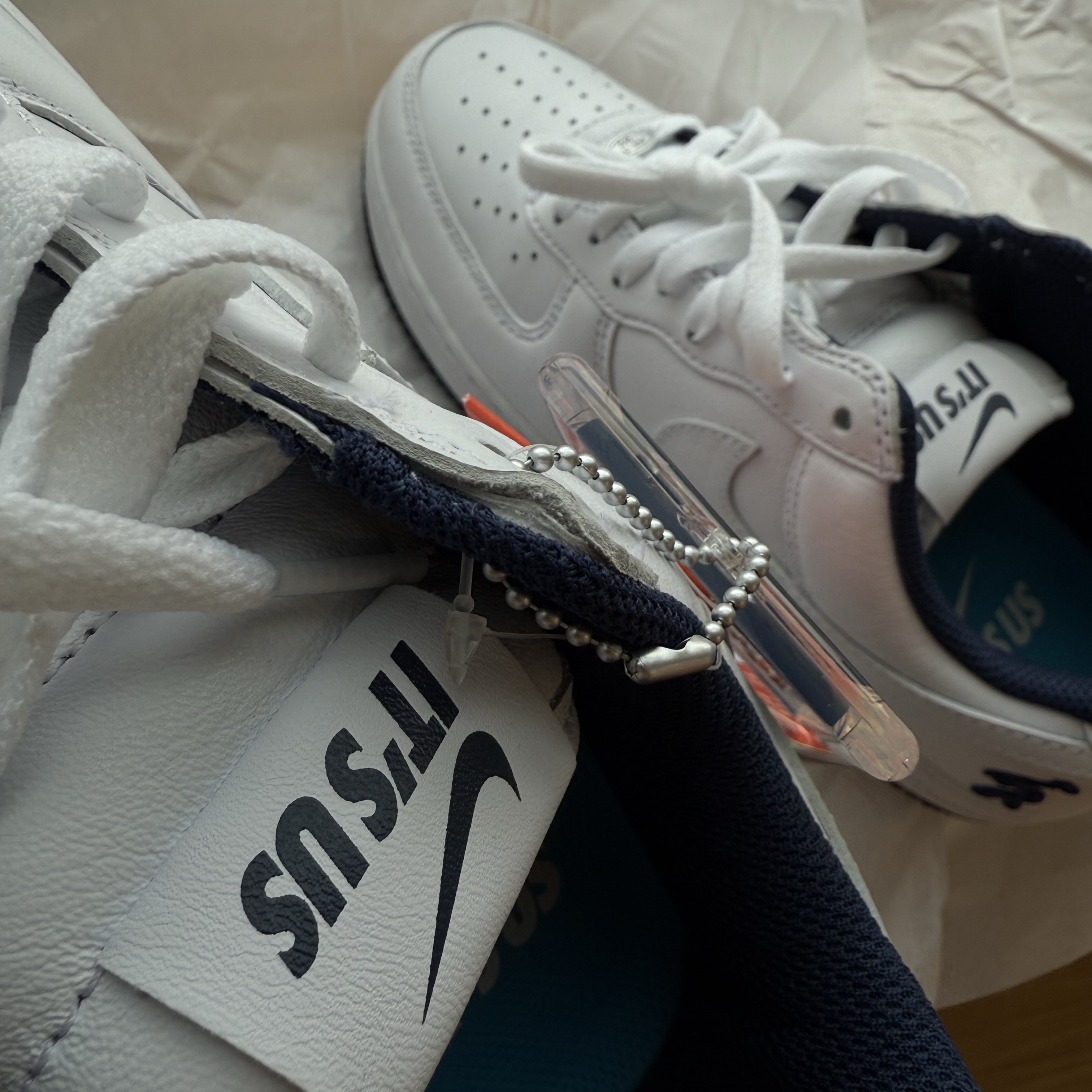 Nike x Lil Yachty Us Force 1 Low White and Midnight Navy 착용 스타일 - 1
