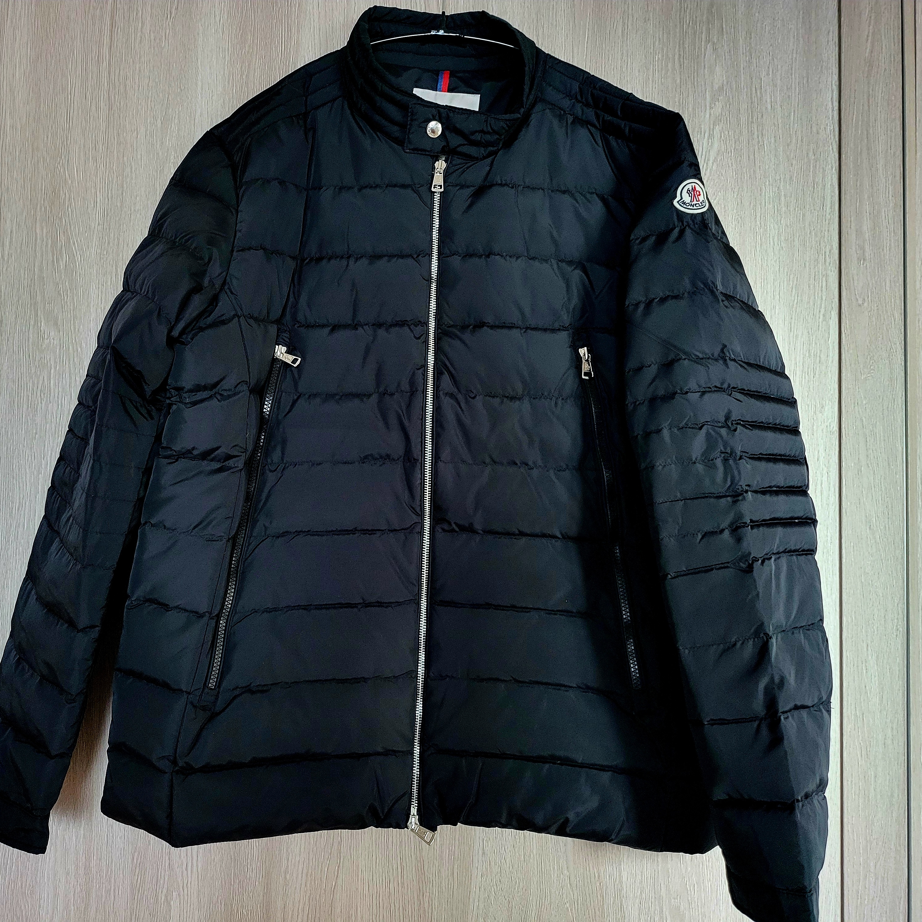 Moncler Amiot Short Down Jacket Black - 24FW μ°©μ© μ€νμΌ - 1