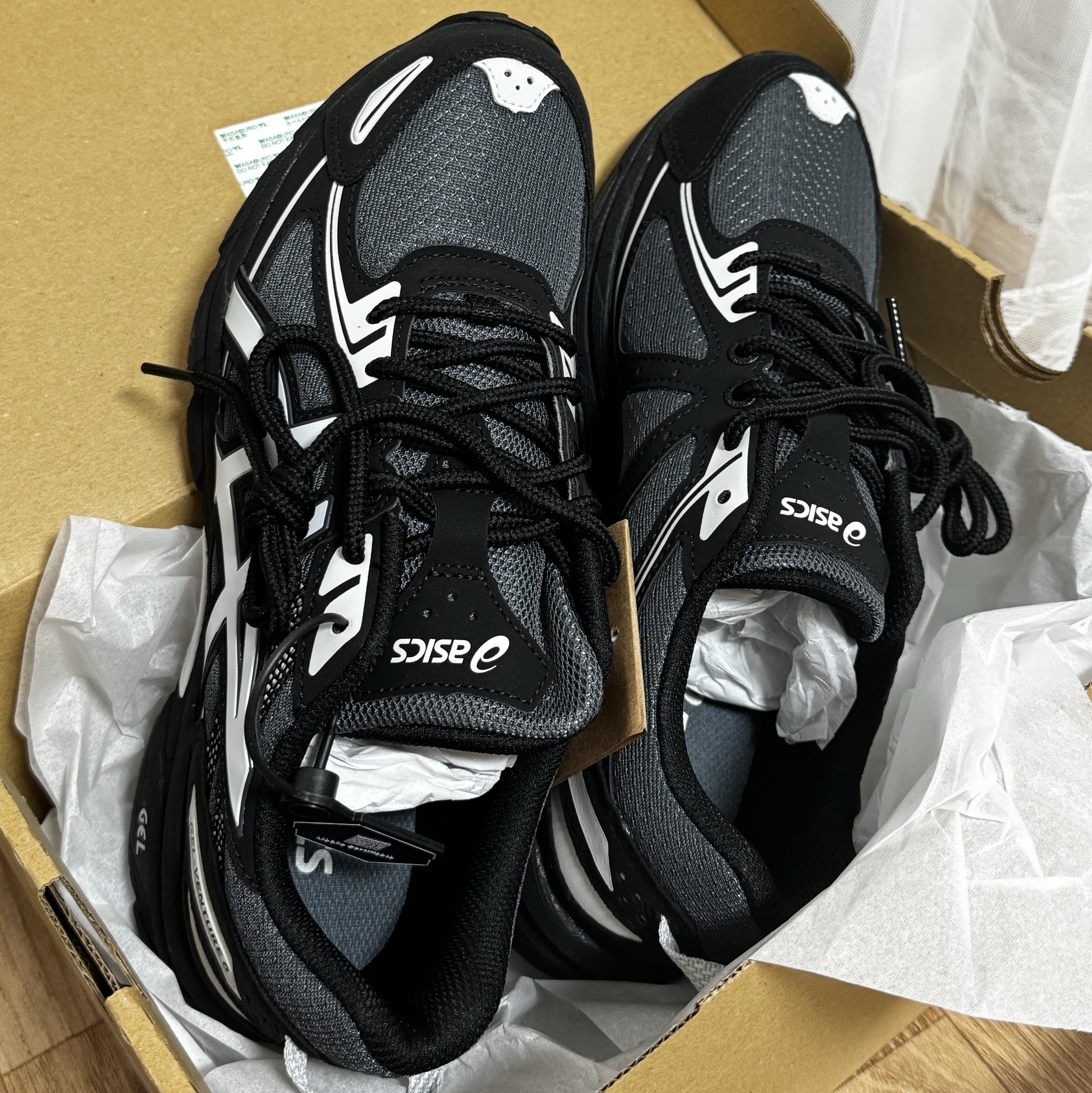 Asics Gel-Venture 6 Carrier Grey 착용 스타일 - 1