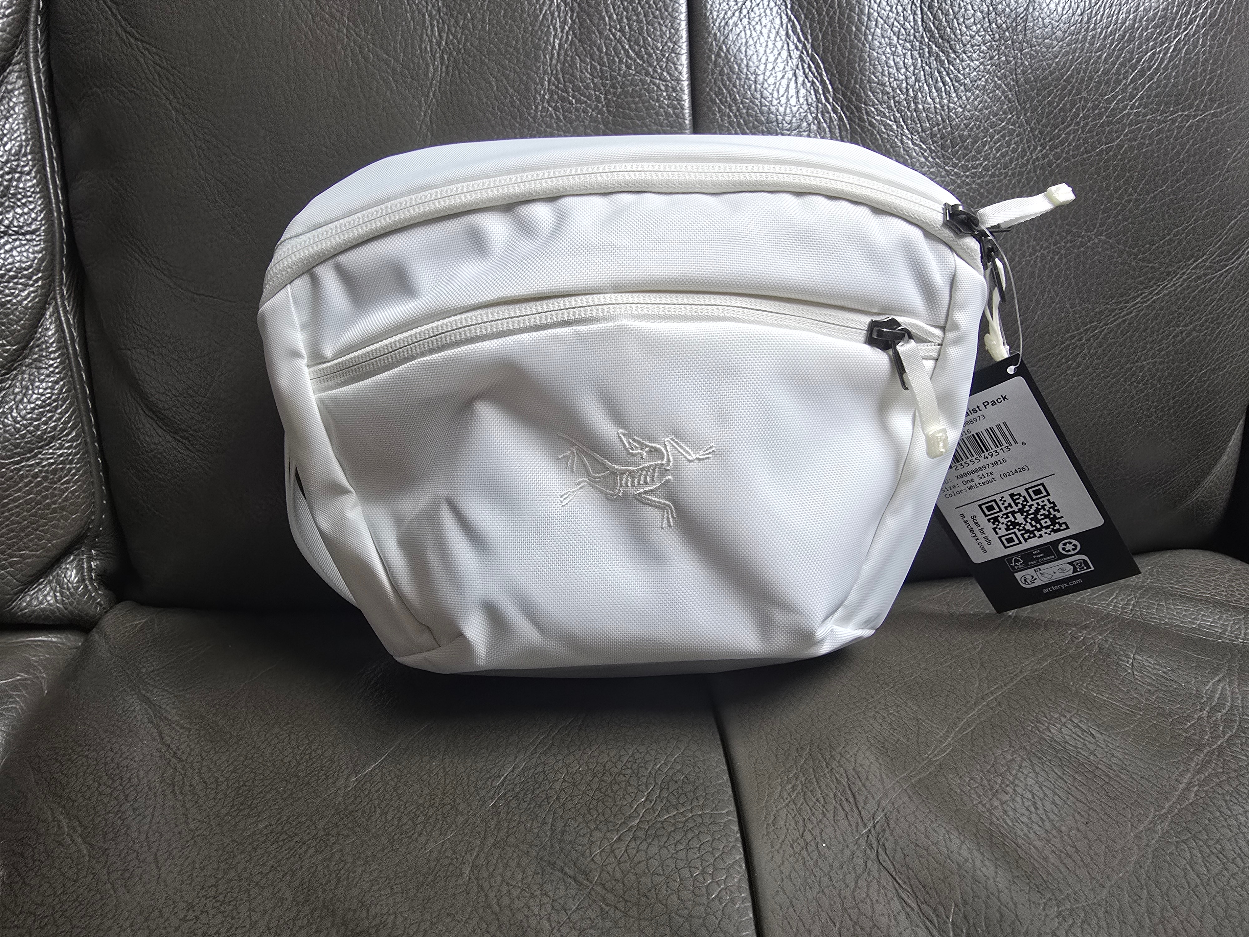 Arc'teryx Mantis 2 Waistpack Whiteout 착용 스타일 - 1
