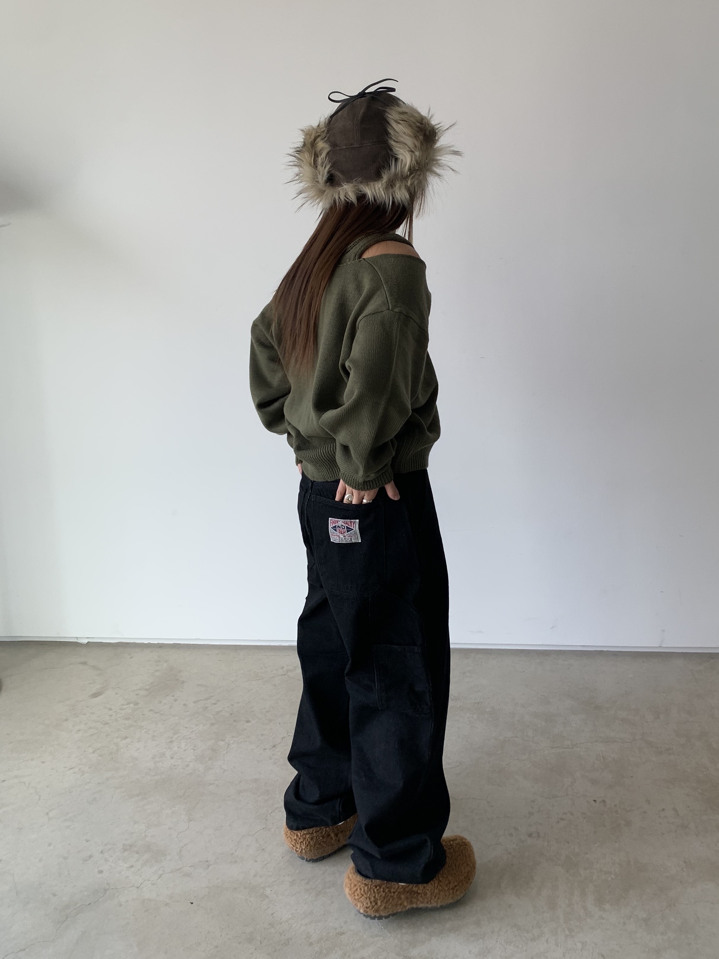 Crocs x Lil Nas X Mega Crush Clog Black Brown, Open Yy Faux Fur Corduroy Earflap Cap Khaki 착용 스타일 - 1