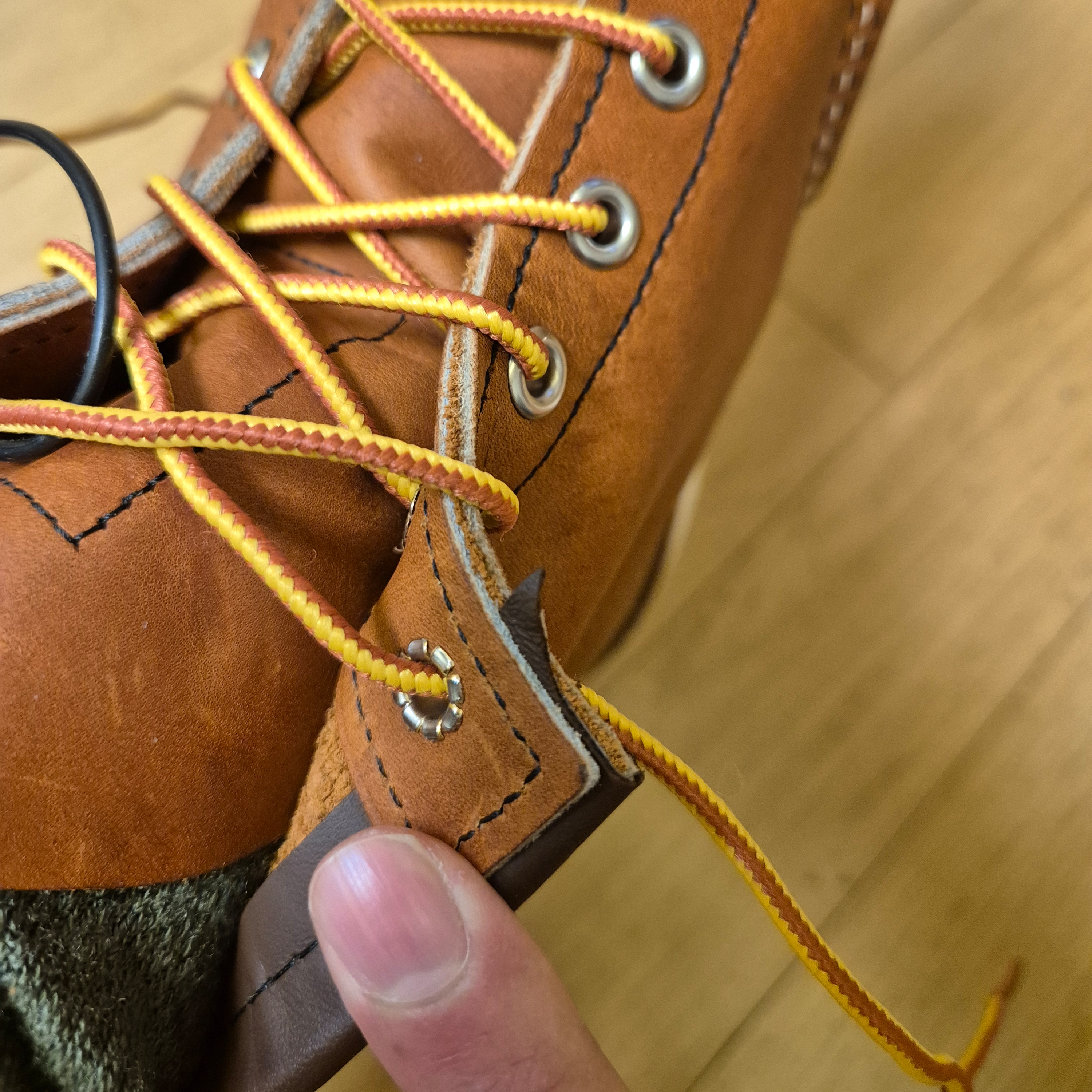 Red Wing 6 Inch Classic Moc Toe 875 Oro Legacy - EE 착용 스타일 - 3