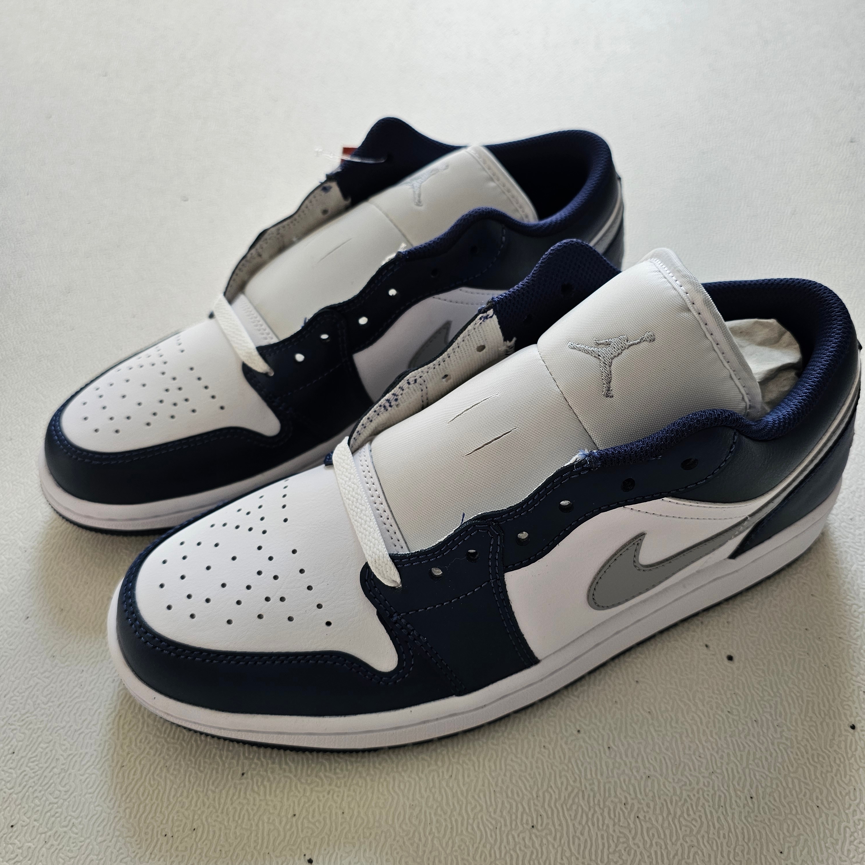 Jordan 1 Low White Midnight Navy 착용 스타일 - 1