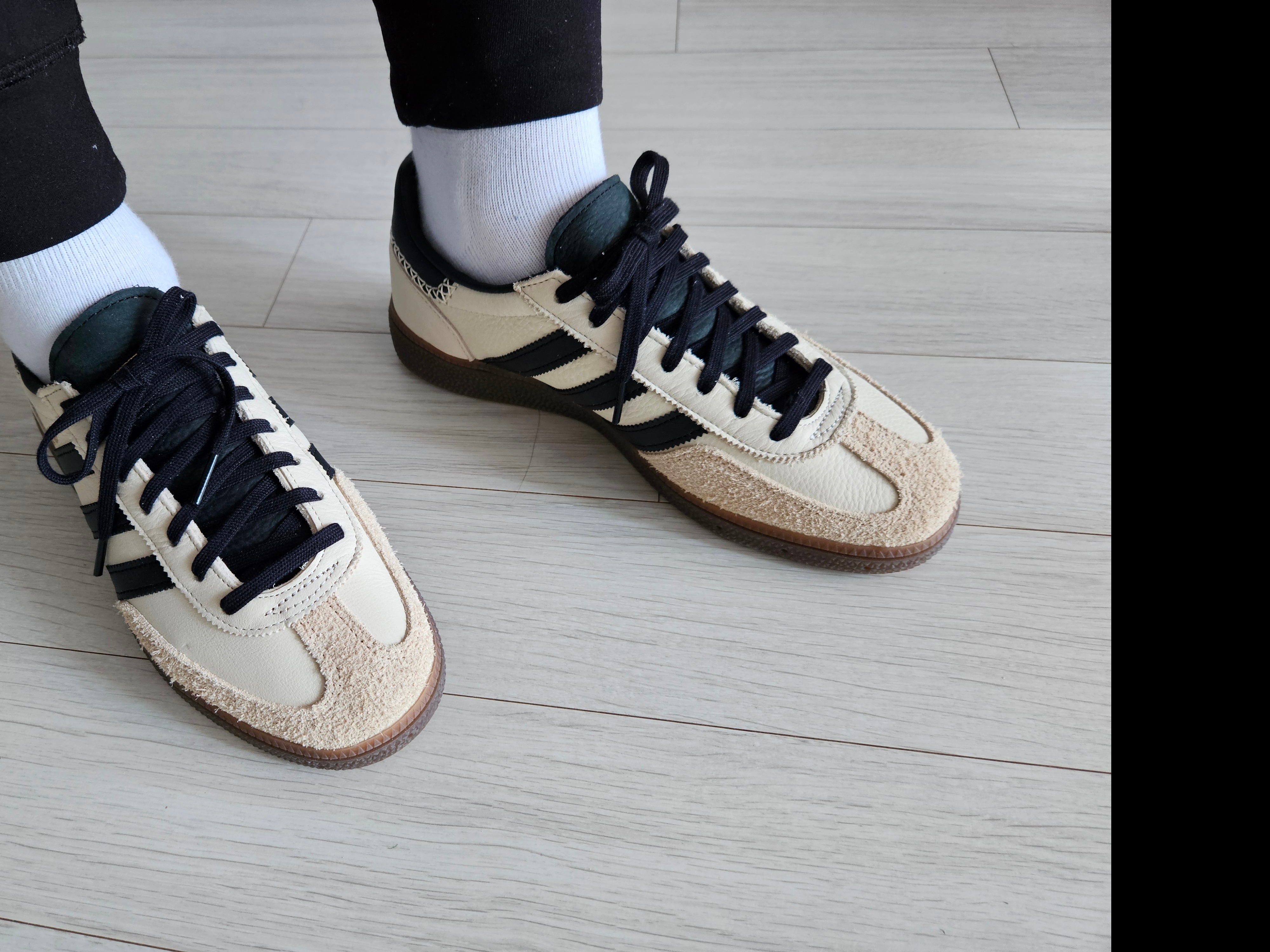 (W) Adidas Spezial Handball Wonder White Core Black 착용 스타일