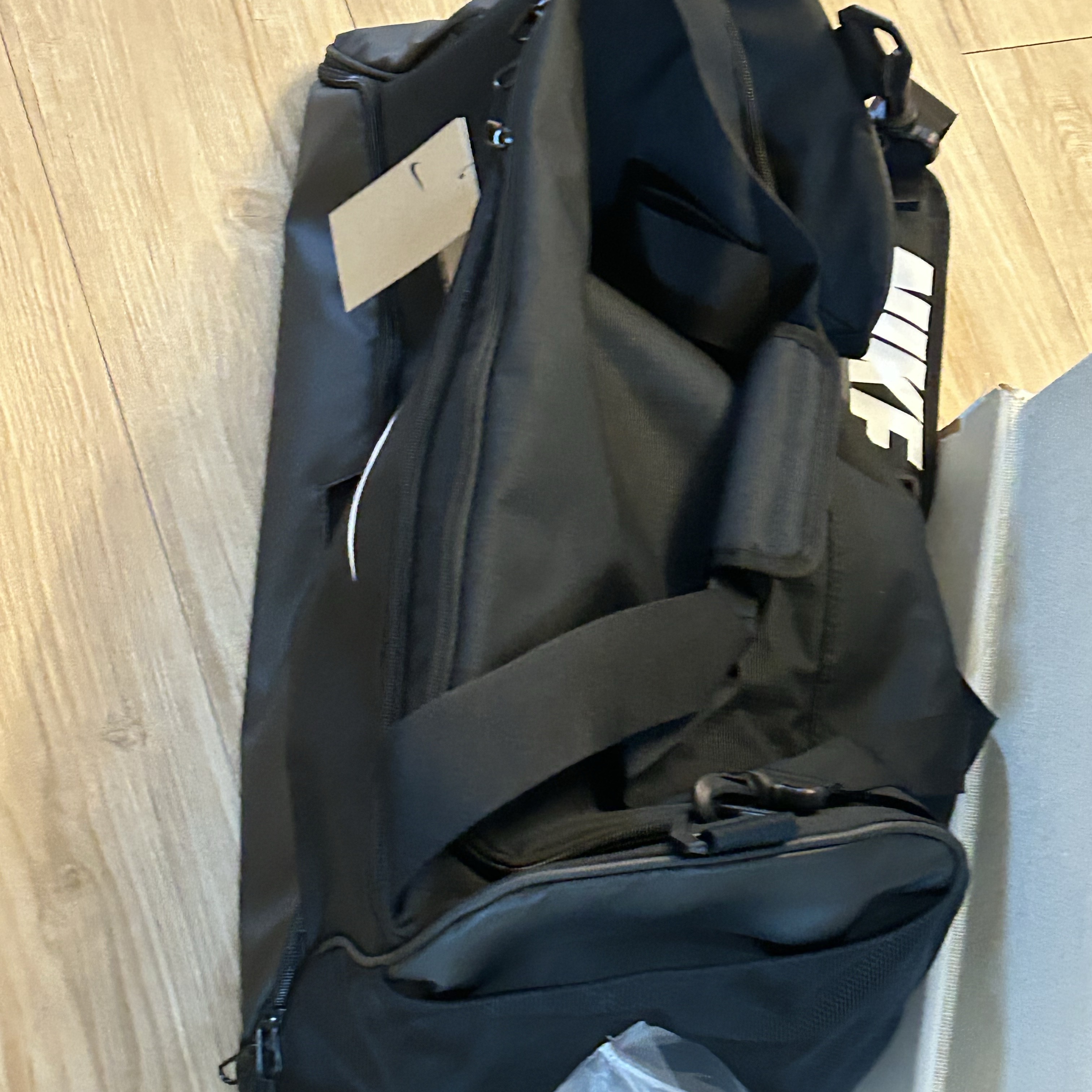 Nike Brasilia 9.5 Training Duffle Bag Medium 60L Black 착용 스타일