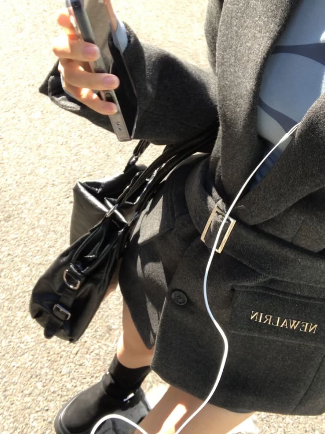 Newalrin Emblem Classic Wool Jacket + Belt Black 착용 스타일