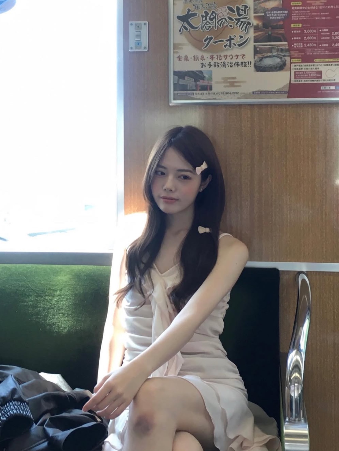 Newalrin Bell Shirring Unbalanced Chiffon Dress Black, Newalrin Bell Shirring Unbalanced Chiffon Dress Babypink 착용 스타일