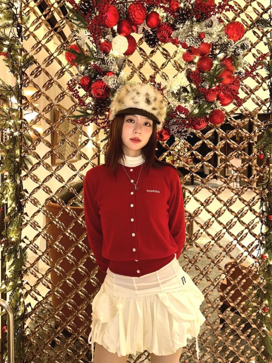 Newalrin Basic Cashmere Knit Cardigan Red 착용 스타일