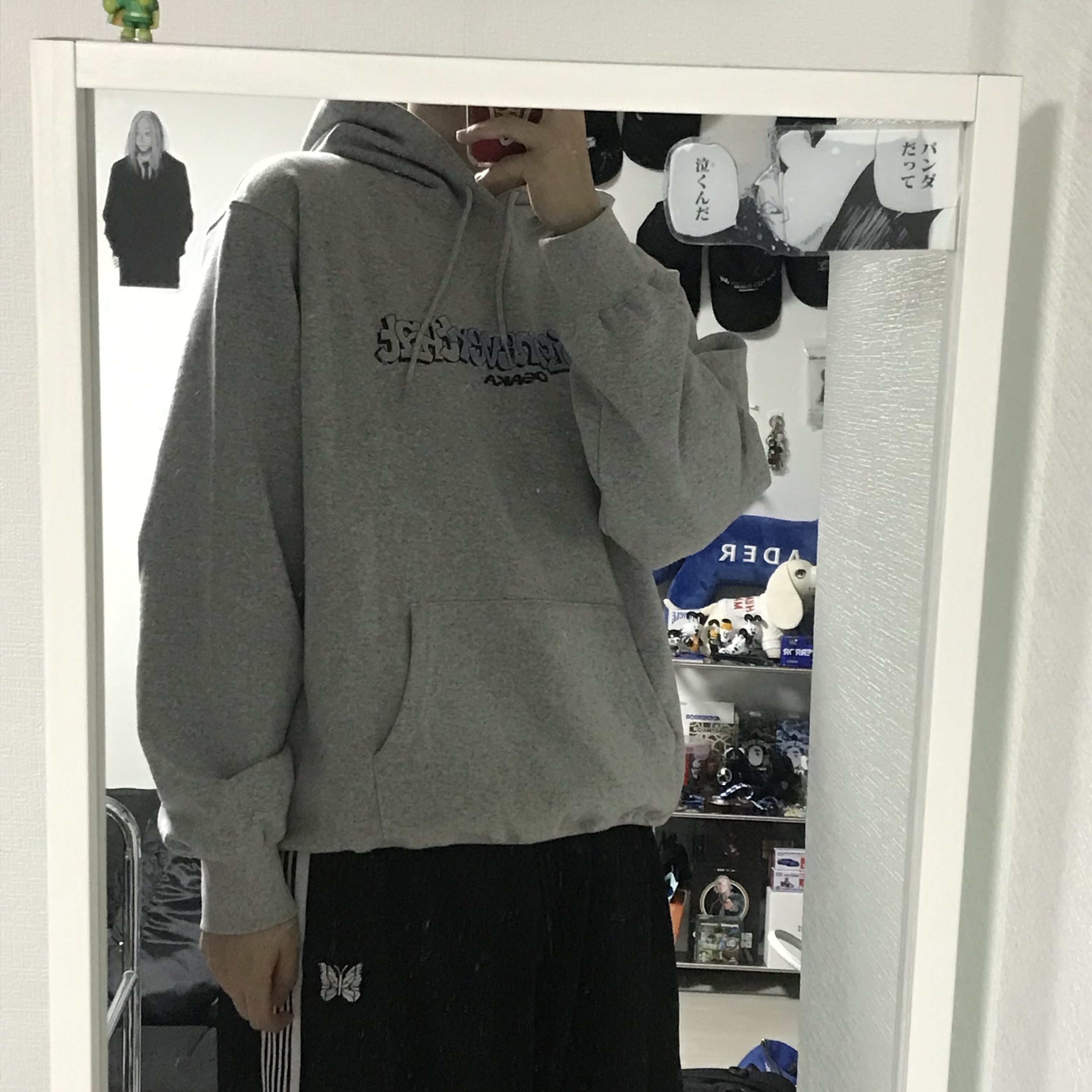 Ader Error Sig; TRS/BL Tag Puffer Jacket 01 Noir, Needles x LHP H.D. Track Pants Poly Smooth Black White 착용 스타일 - 1