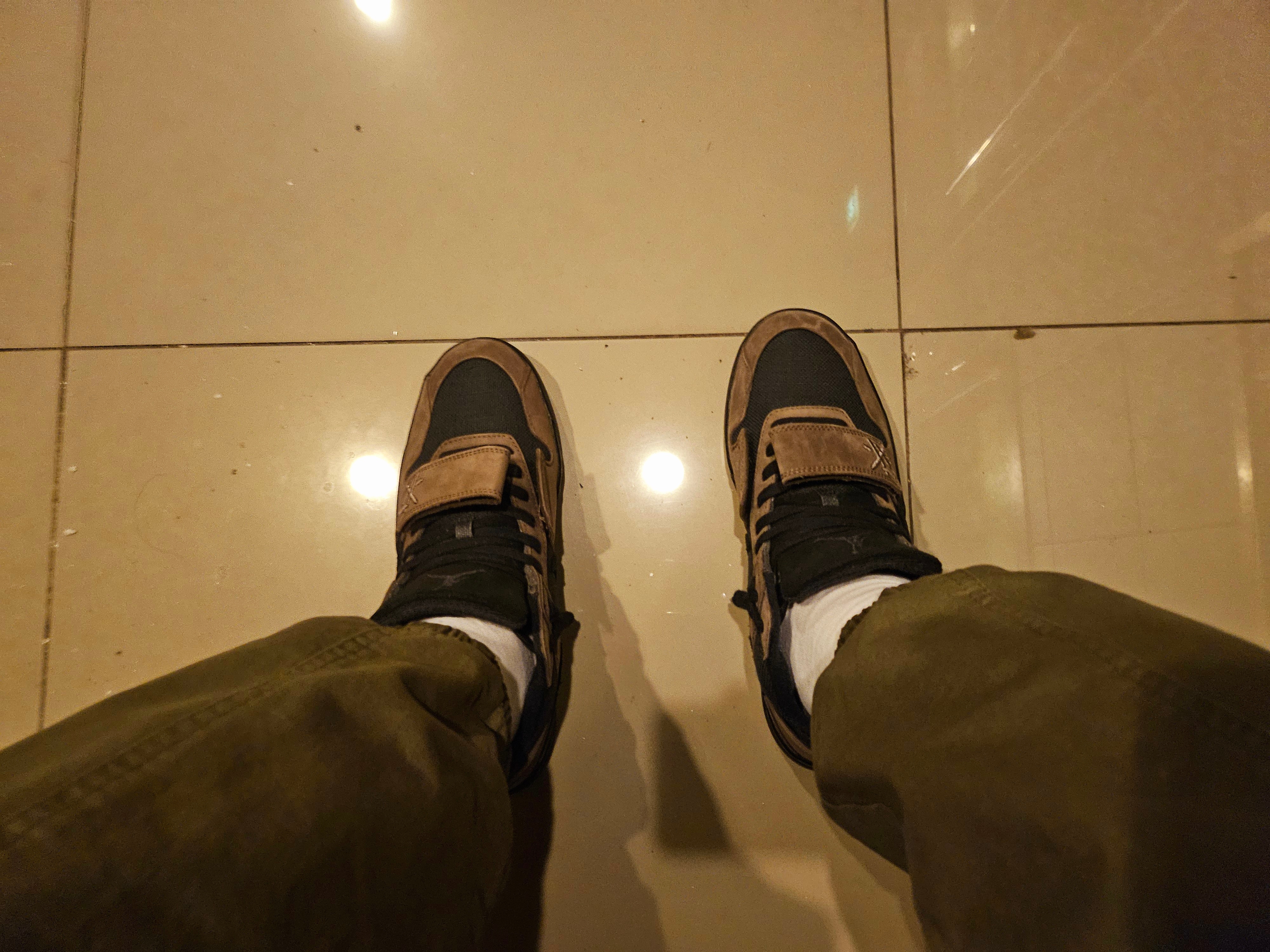 Jordan x Travis Scott Jumpman Jack TR Black and Dark Mocha 착용 스타일