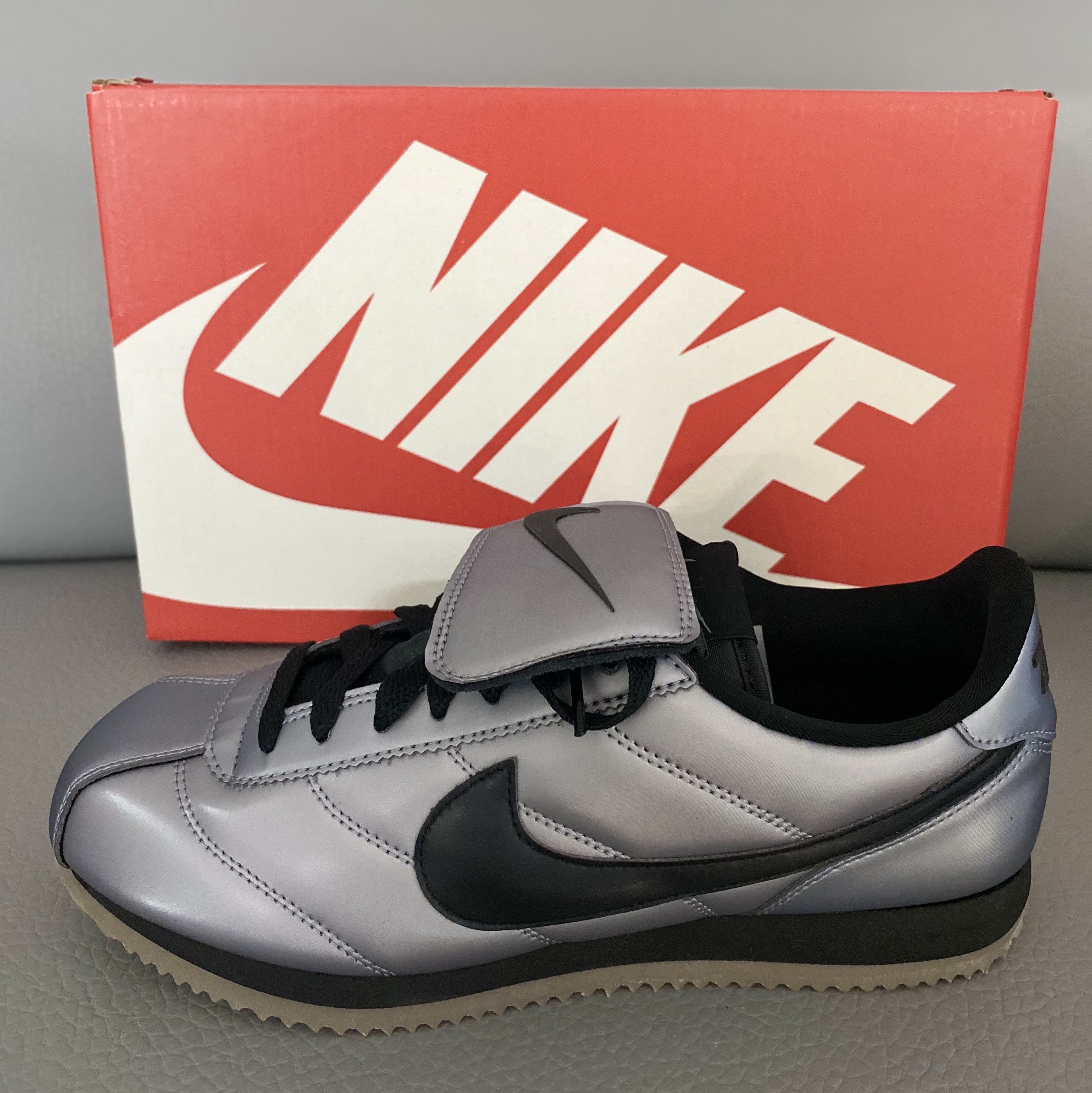 Nike Cortez Leather SE Metallic Cool Grey Black 착용 스타일