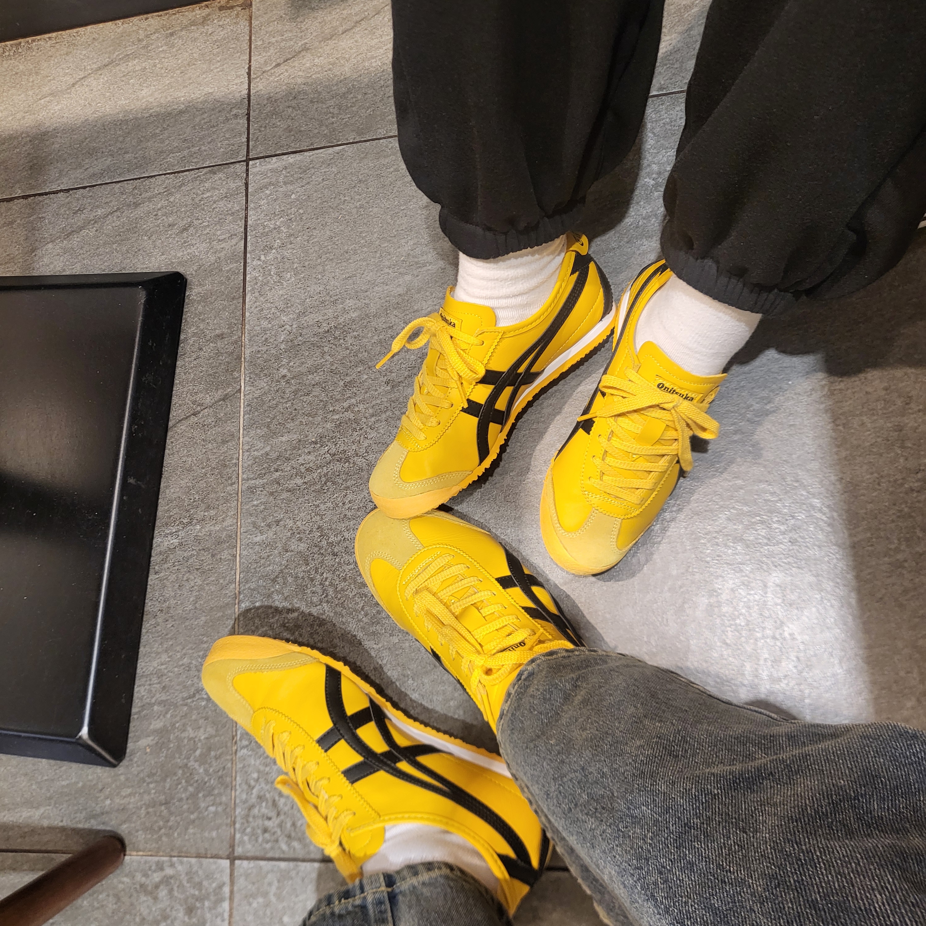 Onitsuka Tiger Mexico 66 Yellow Black 착용 스타일