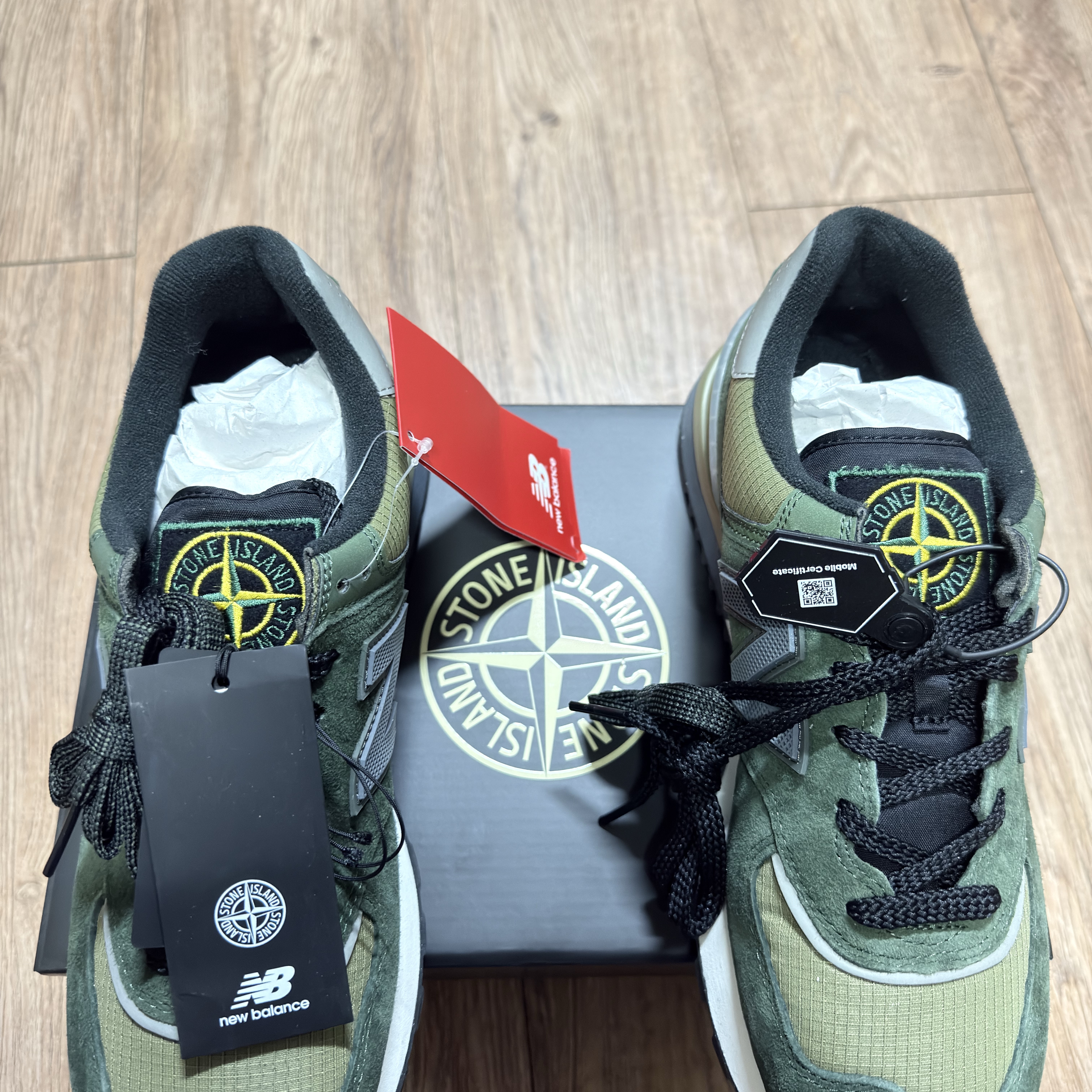New Balance x Stone Island 574 Legacy Dark Green 착용 스타일