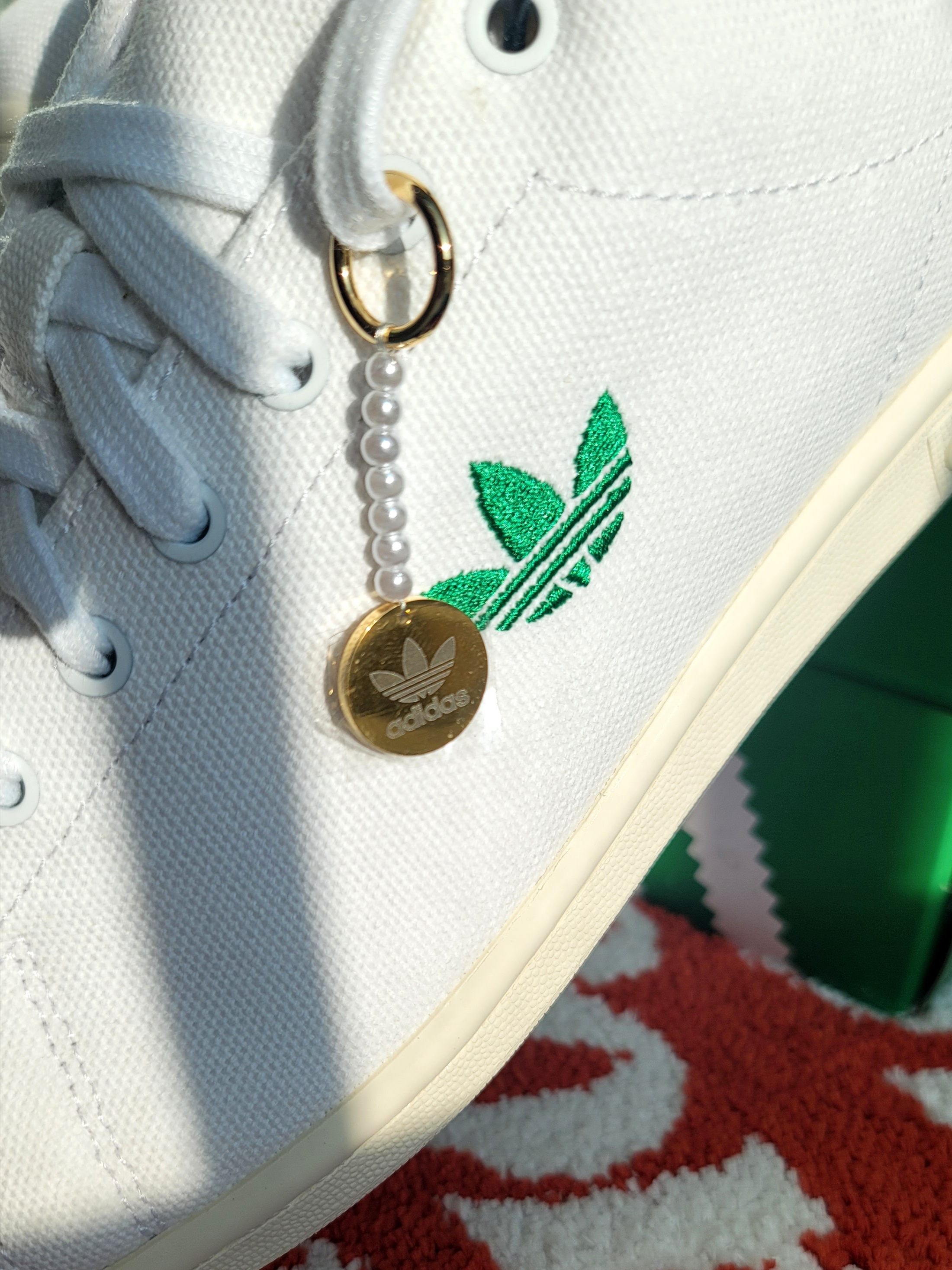 Adidas x Sporty & Rich Stan Smith White Green 착용 스타일 - 2