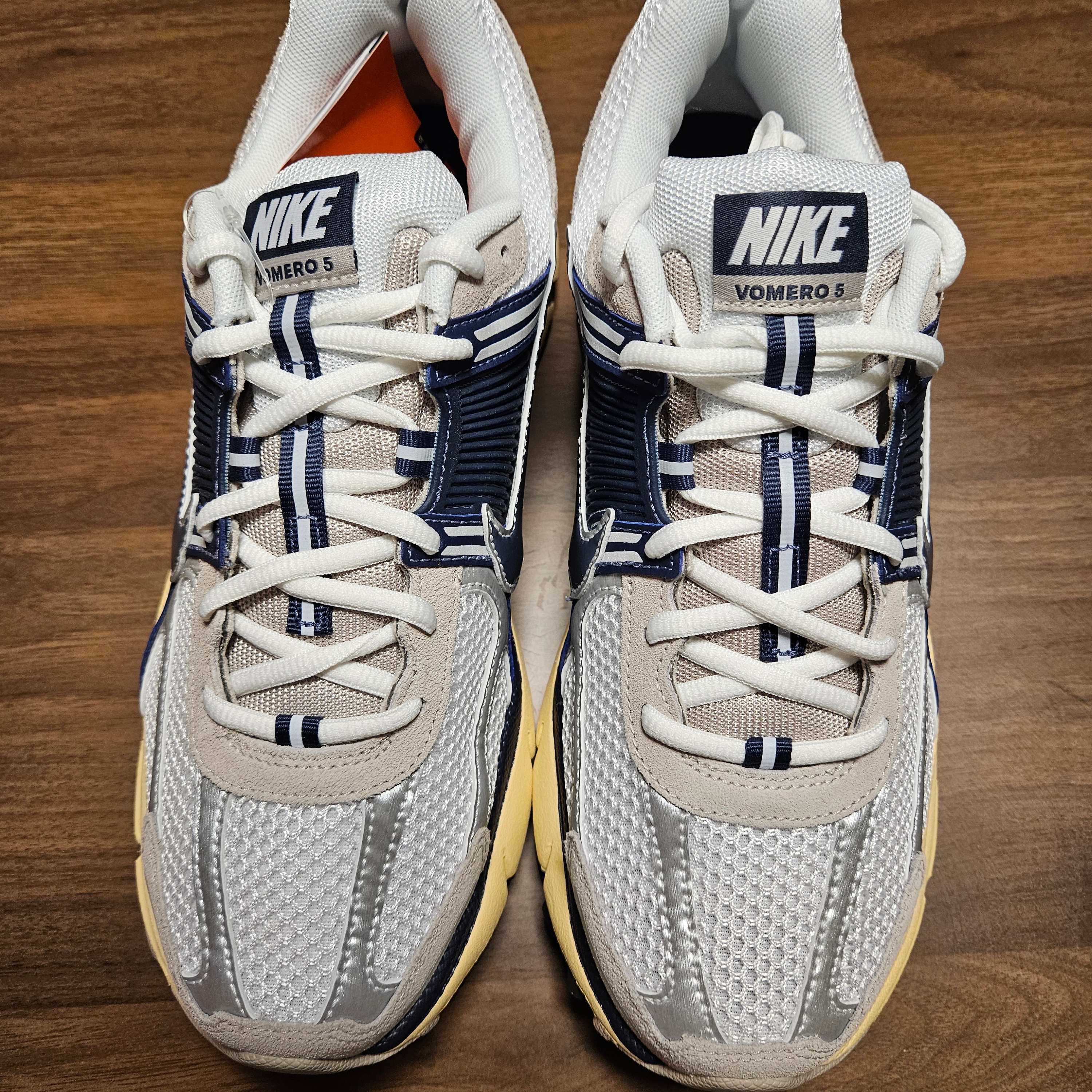 Nike Zoom Vomero 5 White Thunder Blue 착용 스타일