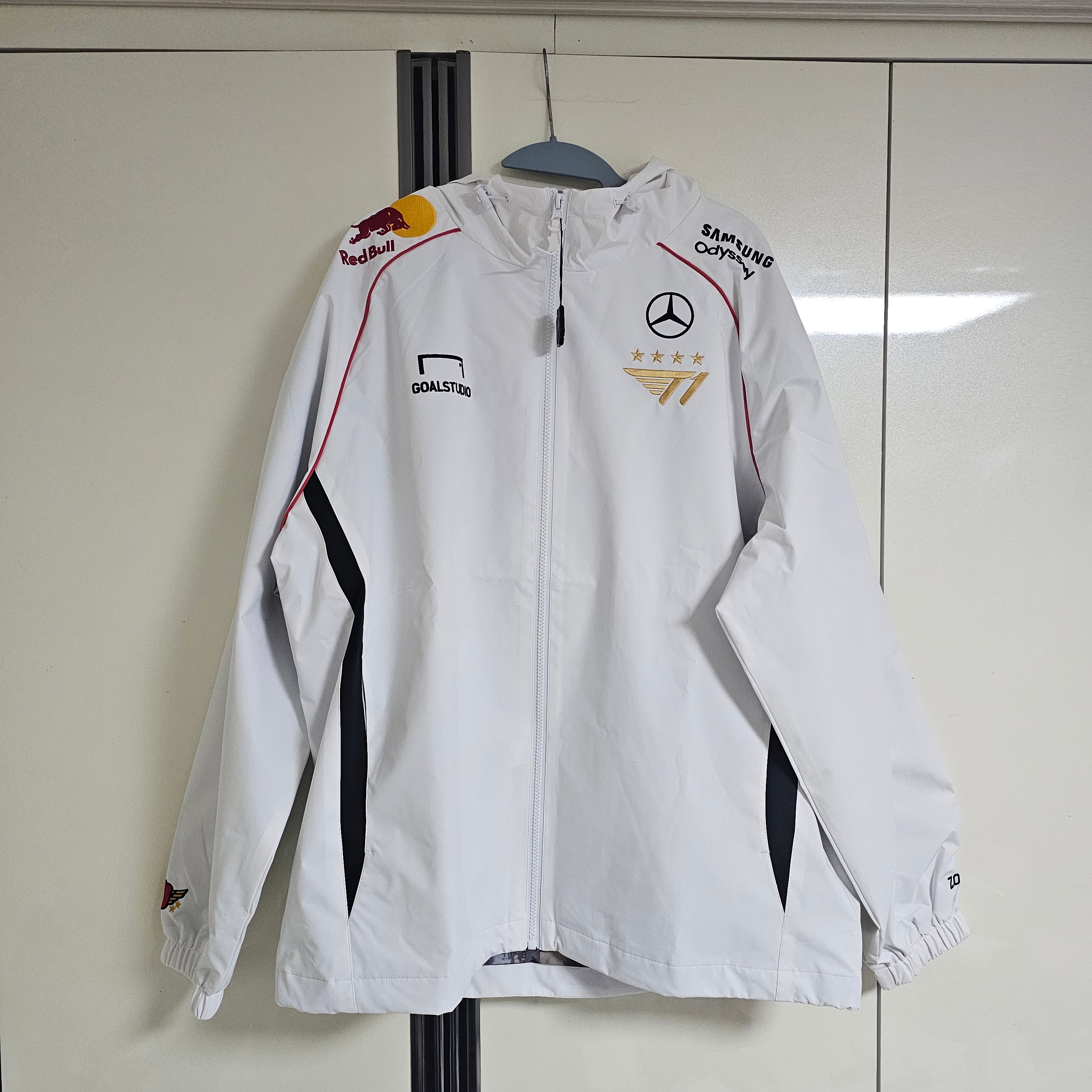 T1 2024 Uniform Worlds Jacket White (Non Marking Ver.) 착용 스타일