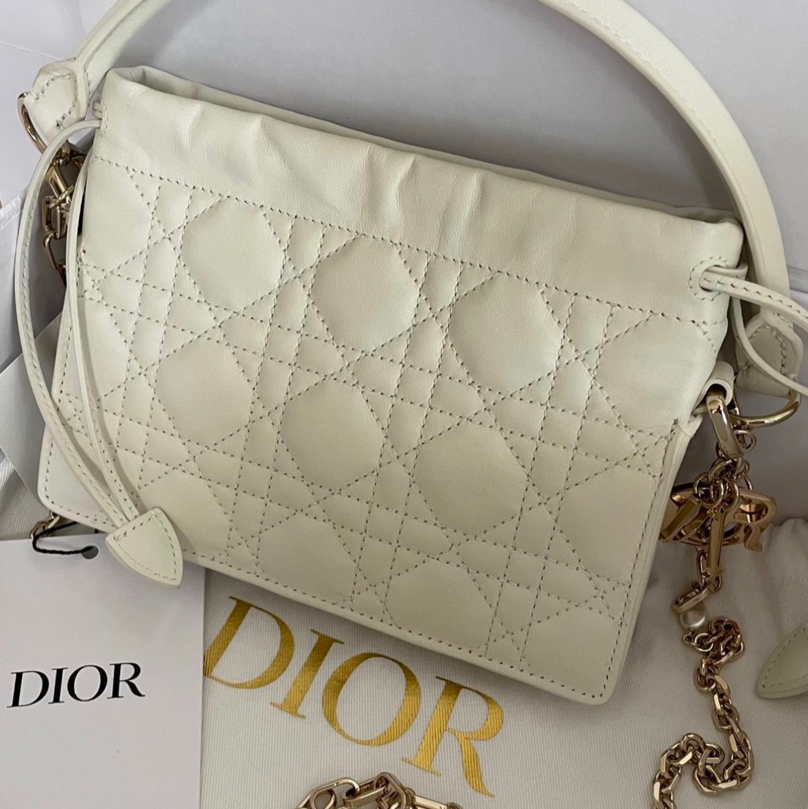 Dior Mini Lady Milly Bag Latte 착용 스타일