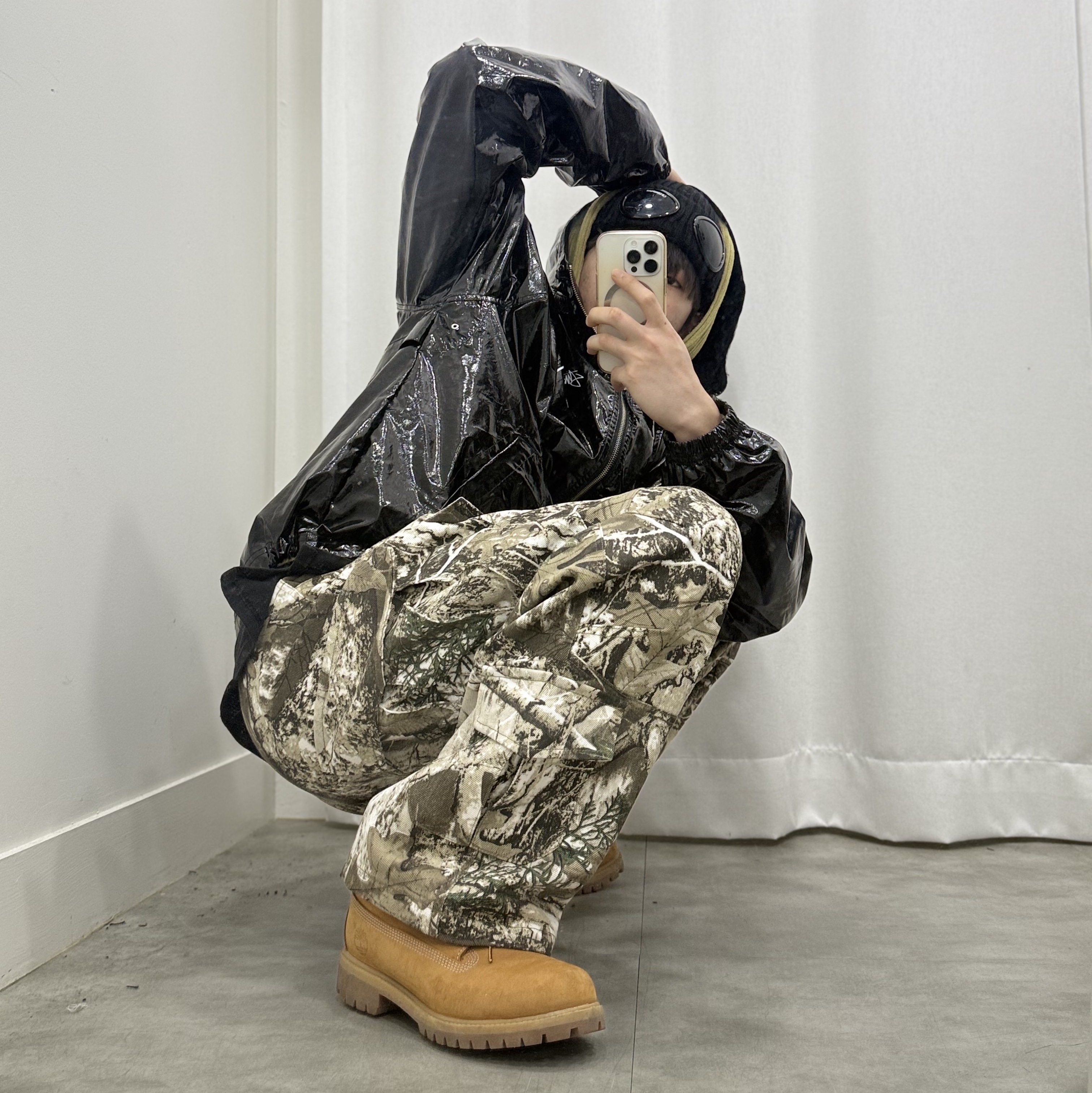 C.P. Company Extra Fine Merino Wool Goggle Beanie Black 착용 스타일 - 1