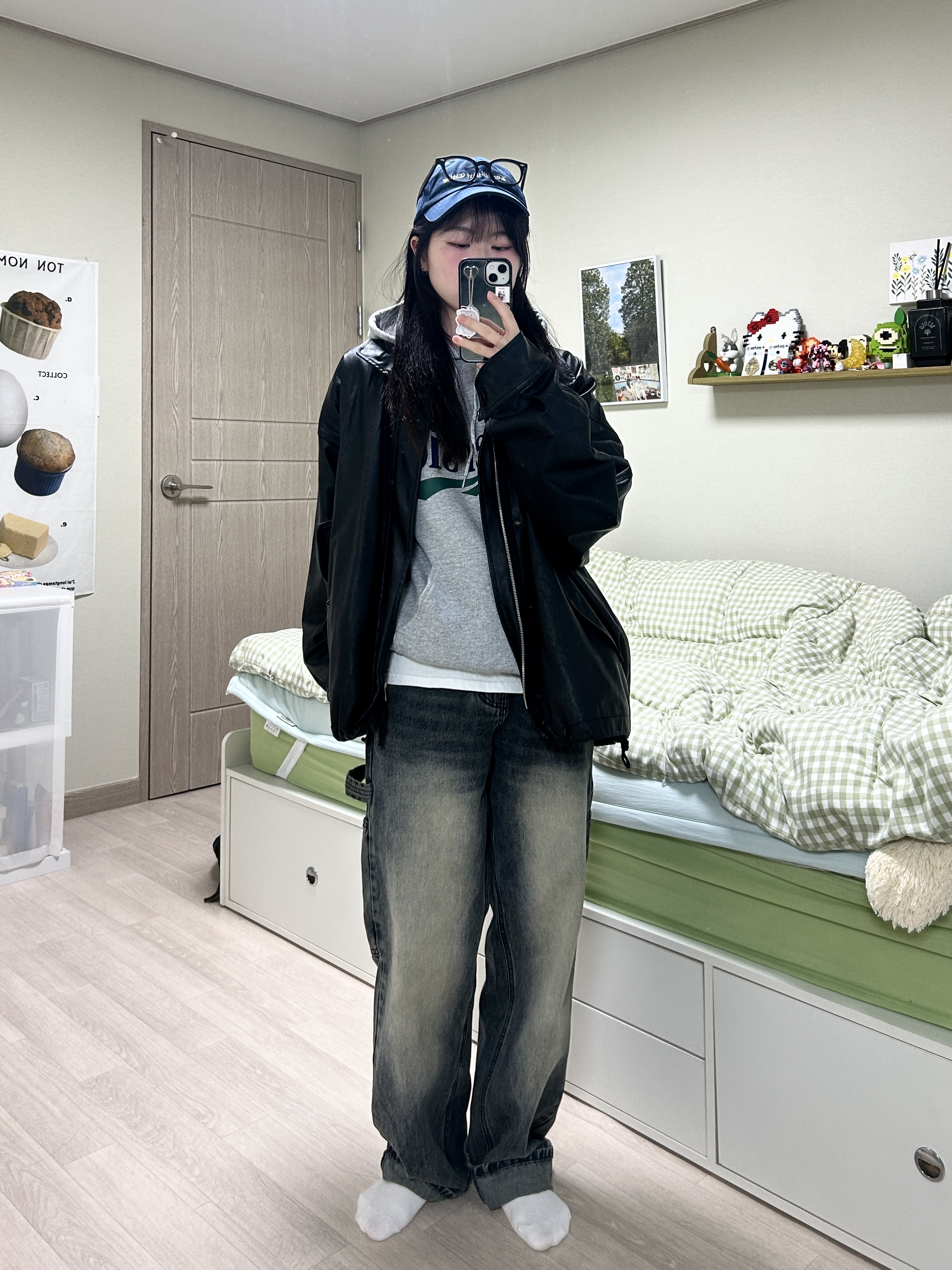 Gildan X EMEM Riverside Hoodie Gray 착용 스타일 - 2