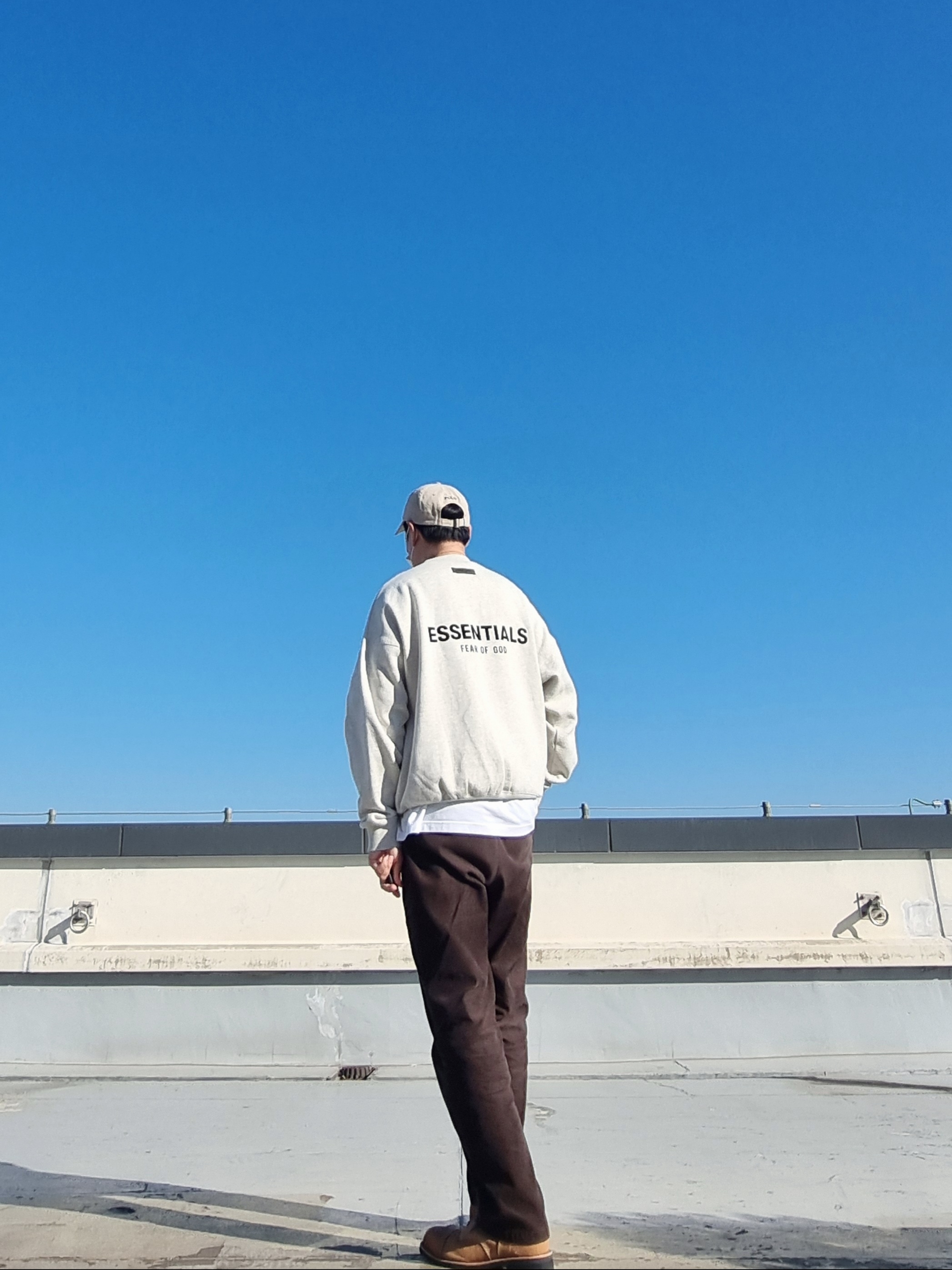 Essentials The Core Collection Crewneck Sweatshirt Light Oatmeal, JOSEPHT WorkBoots Beige 착용 스타일 - 2