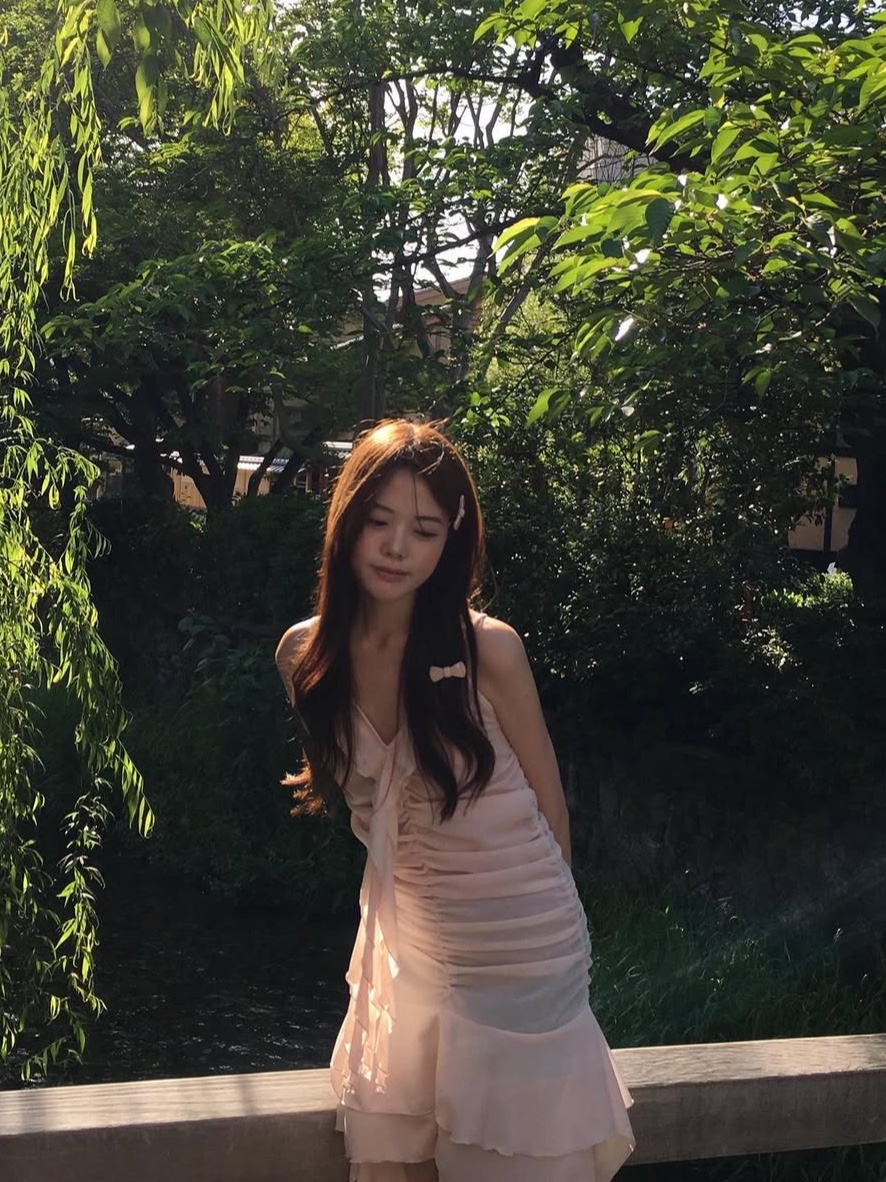 Newalrin Bell Shirring Unbalanced Chiffon Dress Black, Newalrin Bell Shirring Unbalanced Chiffon Dress Babypink 착용 스타일