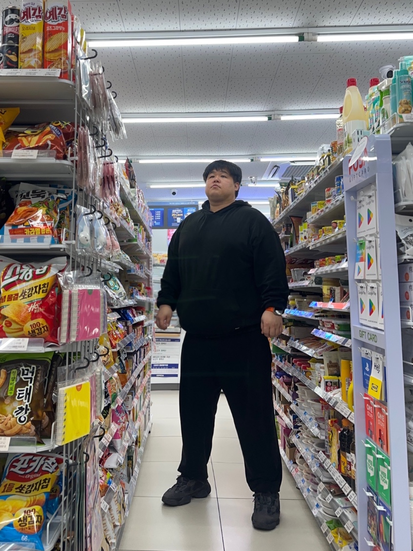 Adidas Yeezy 500 Utility Black 2022/2023 착용 스타일