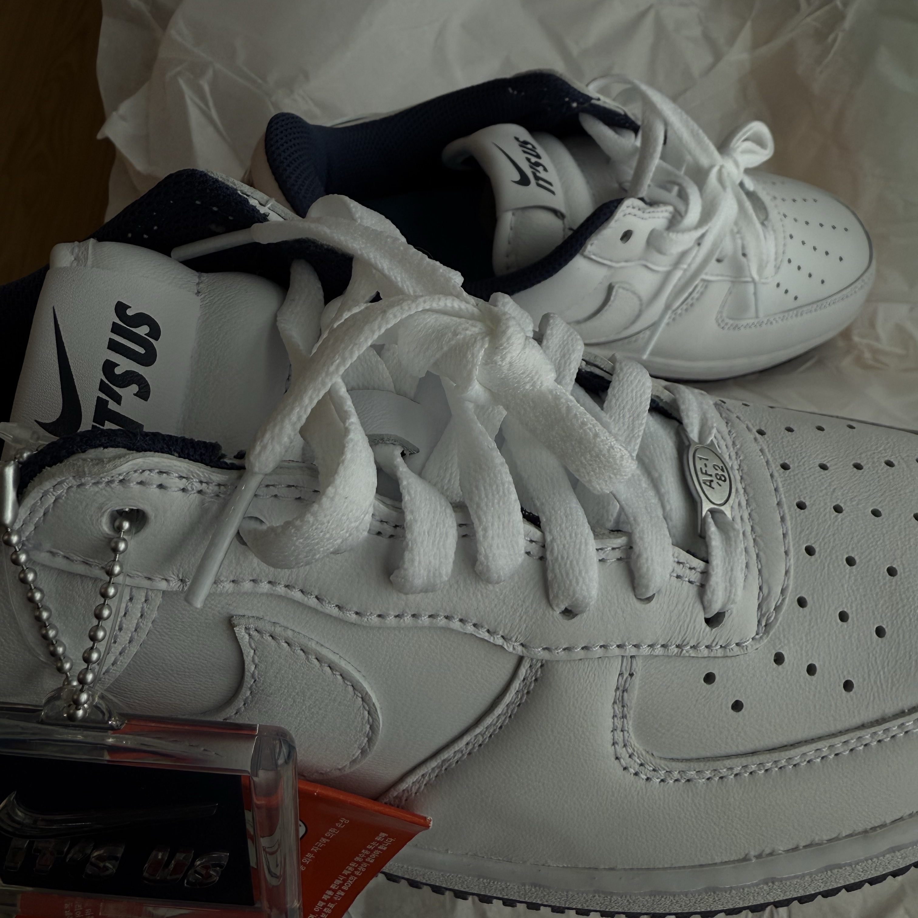Nike x Lil Yachty Us Force 1 Low White and Midnight Navy 착용 스타일 - 3