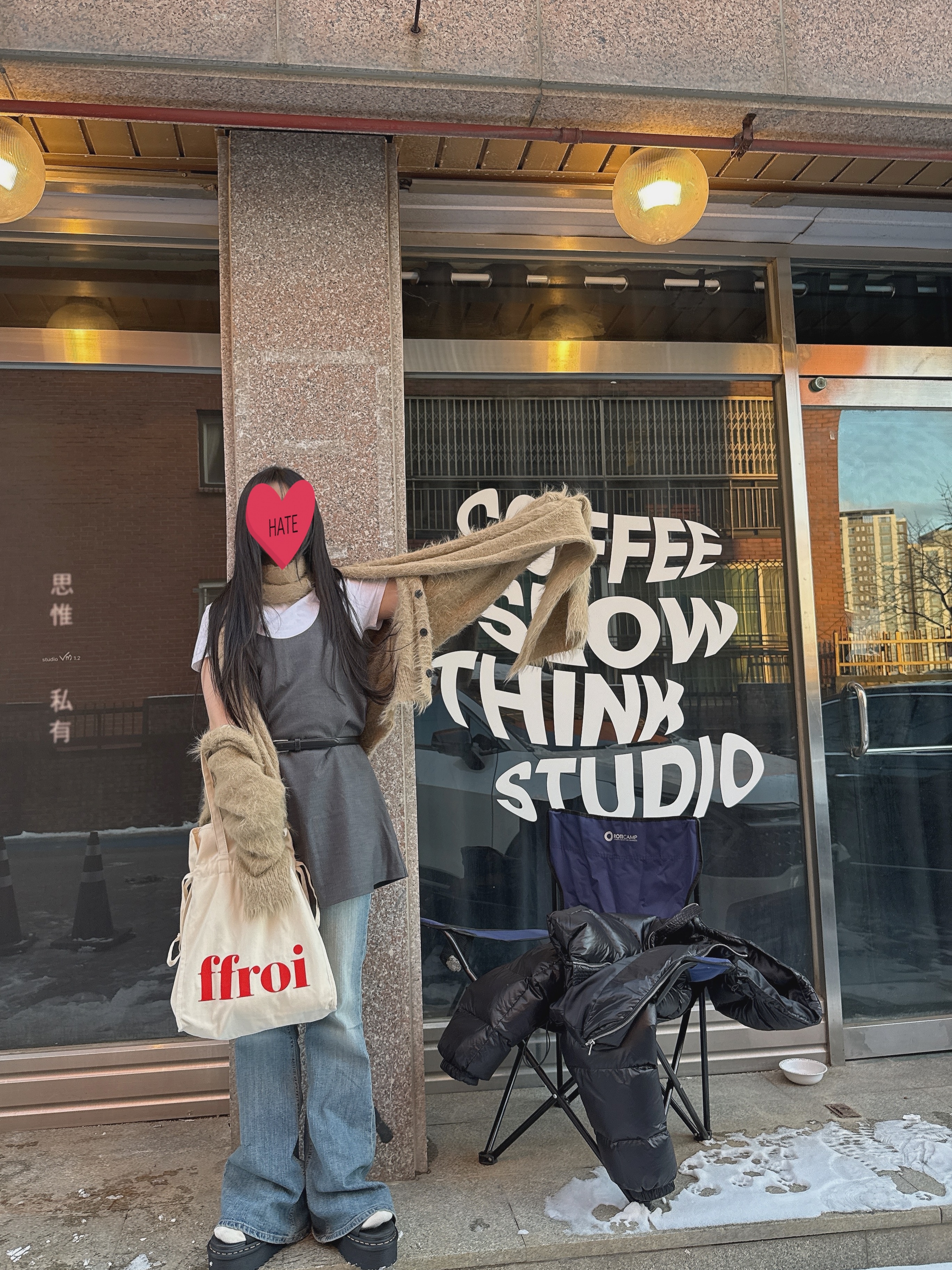 FFROI Eco Bag Ivory, Dr. Martens Women Nartilla Athena Leather Gladiator Platform Sandals Black 착용 스타일 - 1