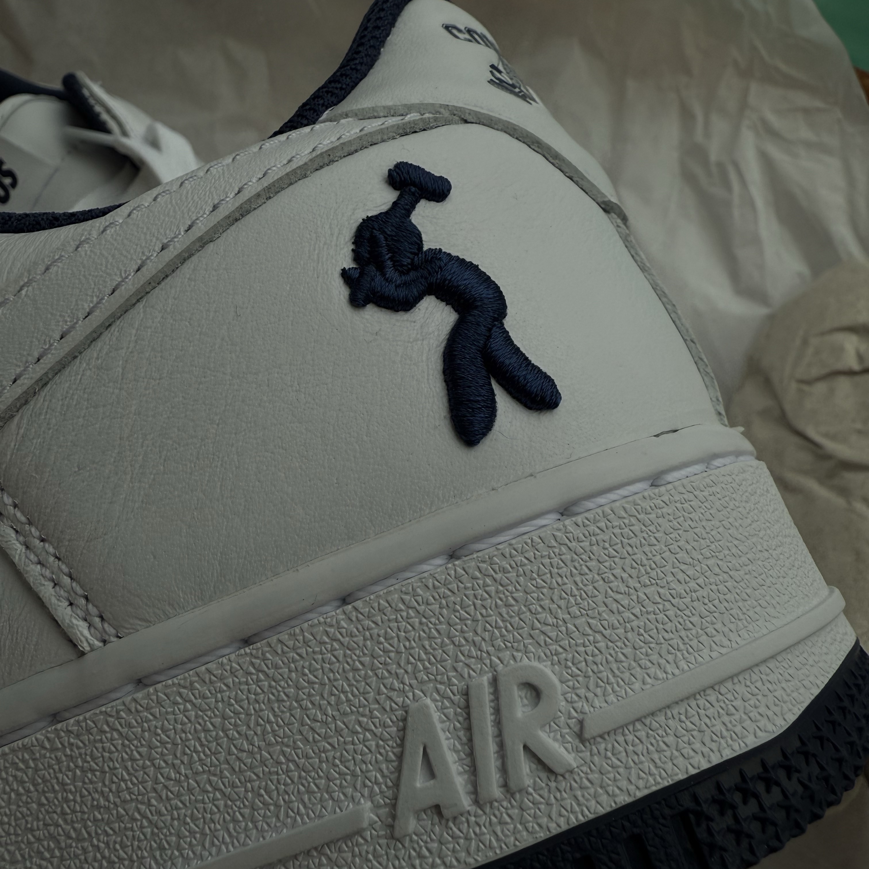 Nike x Lil Yachty Us Force 1 Low White and Midnight Navy 착용 스타일 - 6
