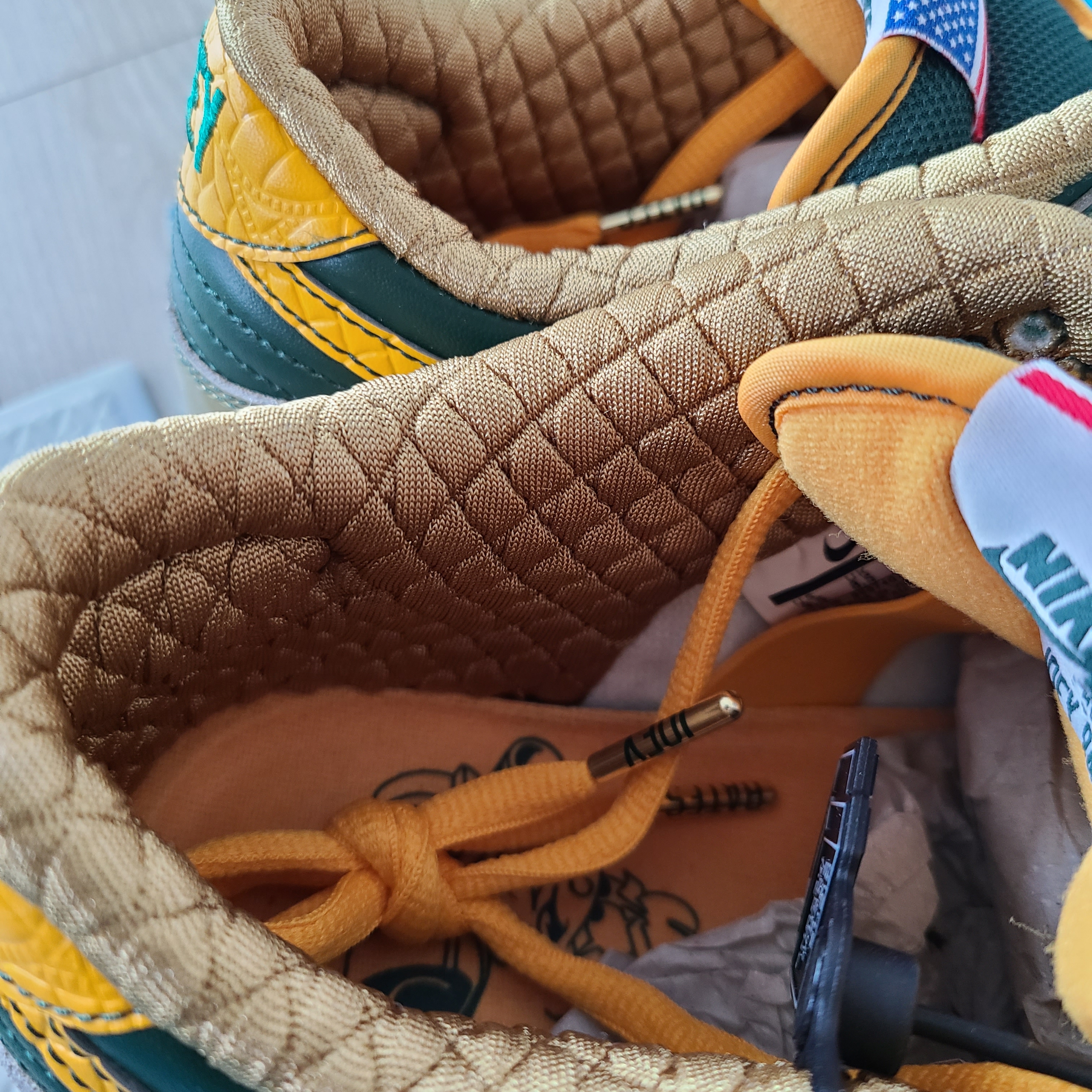 Nike SB Dunk Low Doernbecher 2018 착용 스타일 - 3