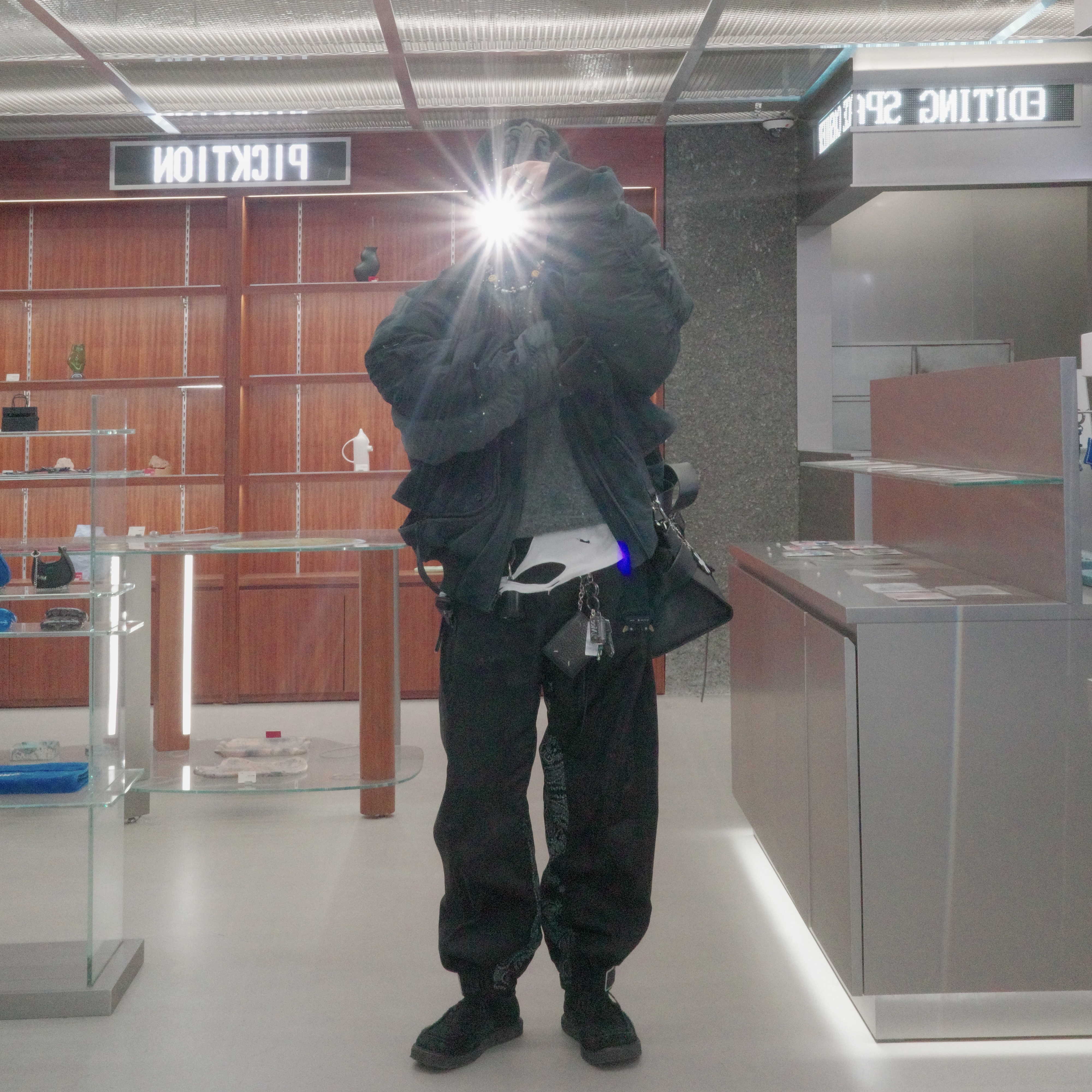 Chrome Hearts Fleur Leather Patch Cashmere Beanie Black, Sansan Gear Fleece Gloves Black 착용 스타일 - 1