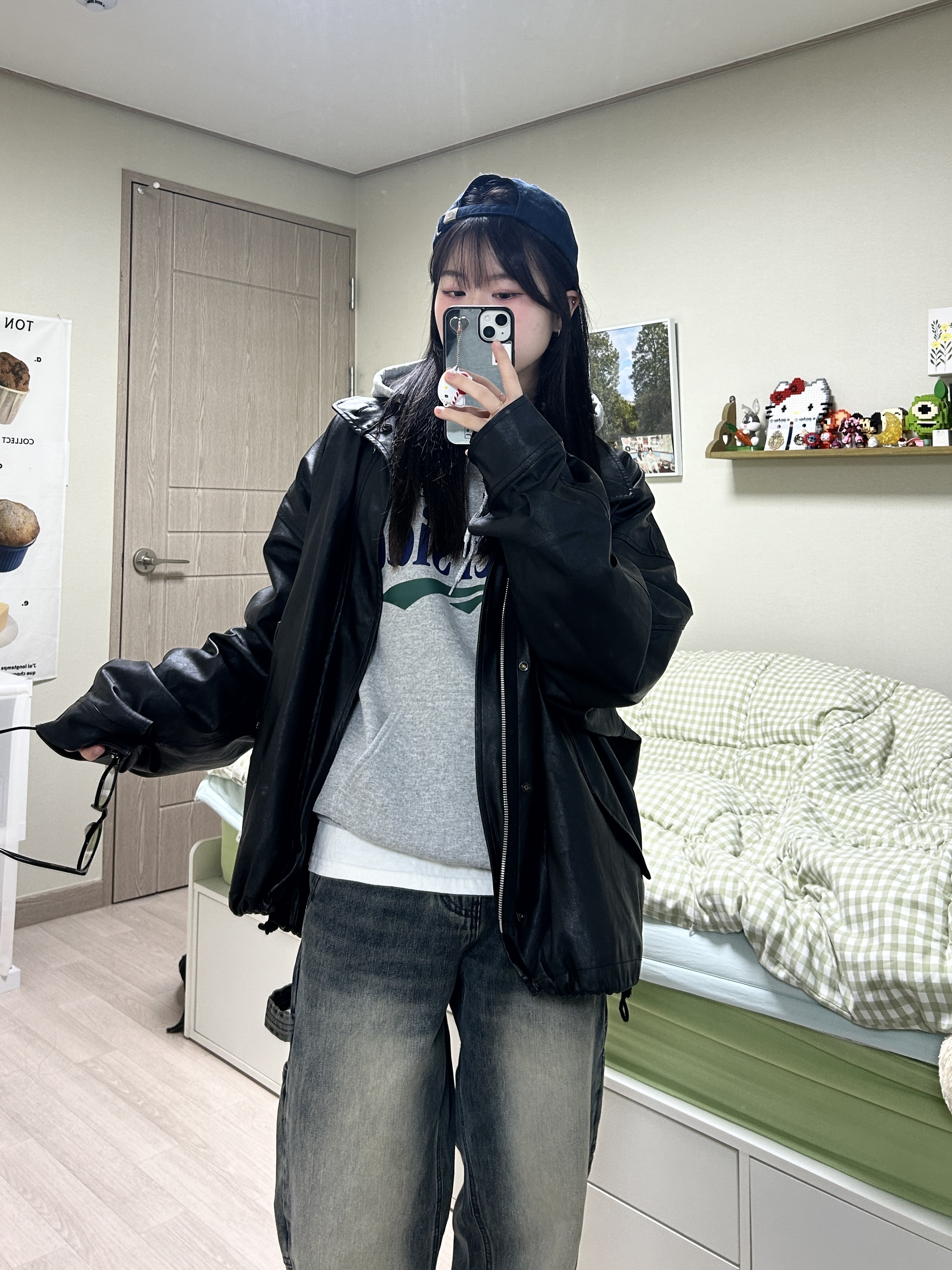 Gildan X EMEM Riverside Hoodie Gray 착용 스타일 - 1