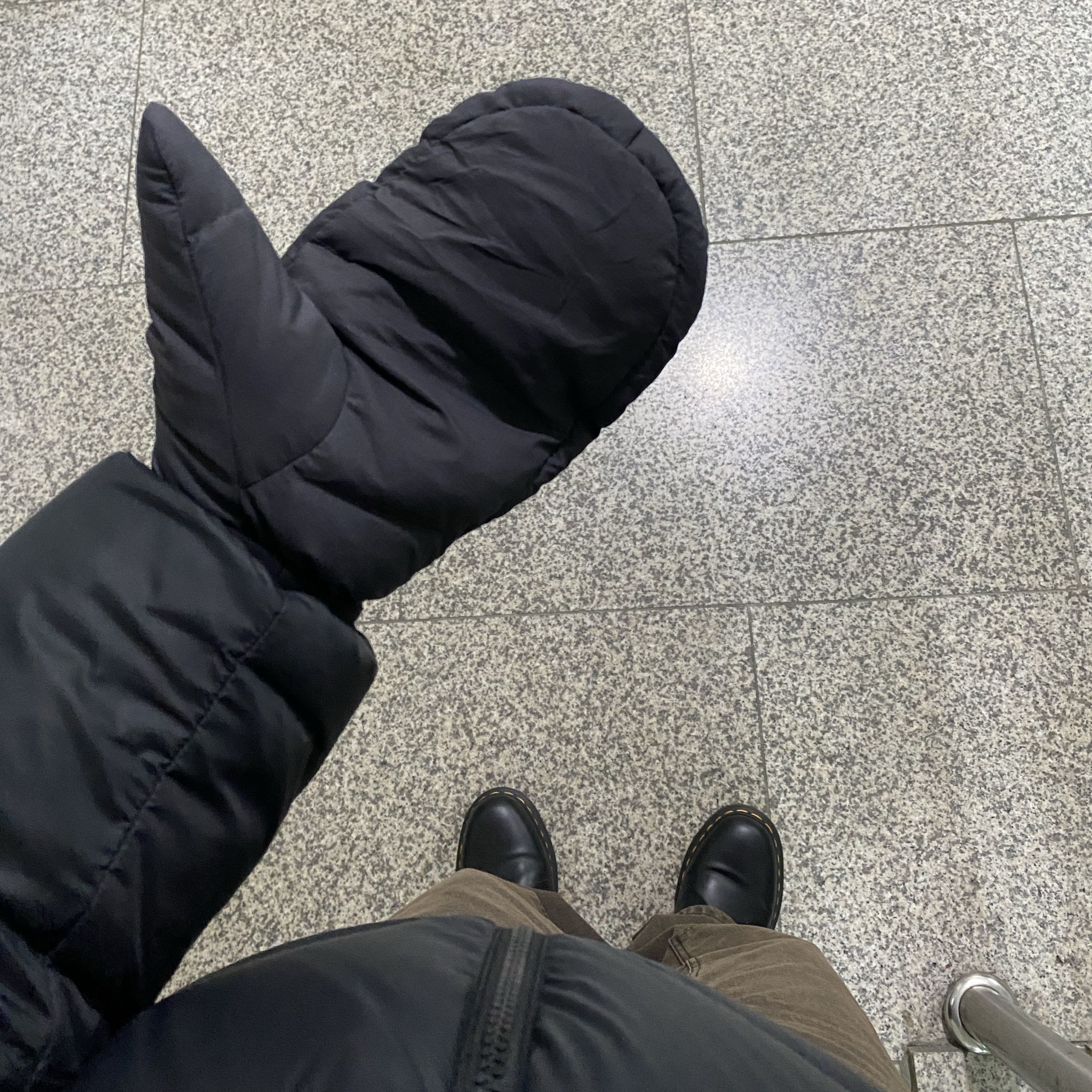 Dr. Martens 1461 Smooth Black, Thisisneverthat Pertex T Down Jacket Black 착용 스타일