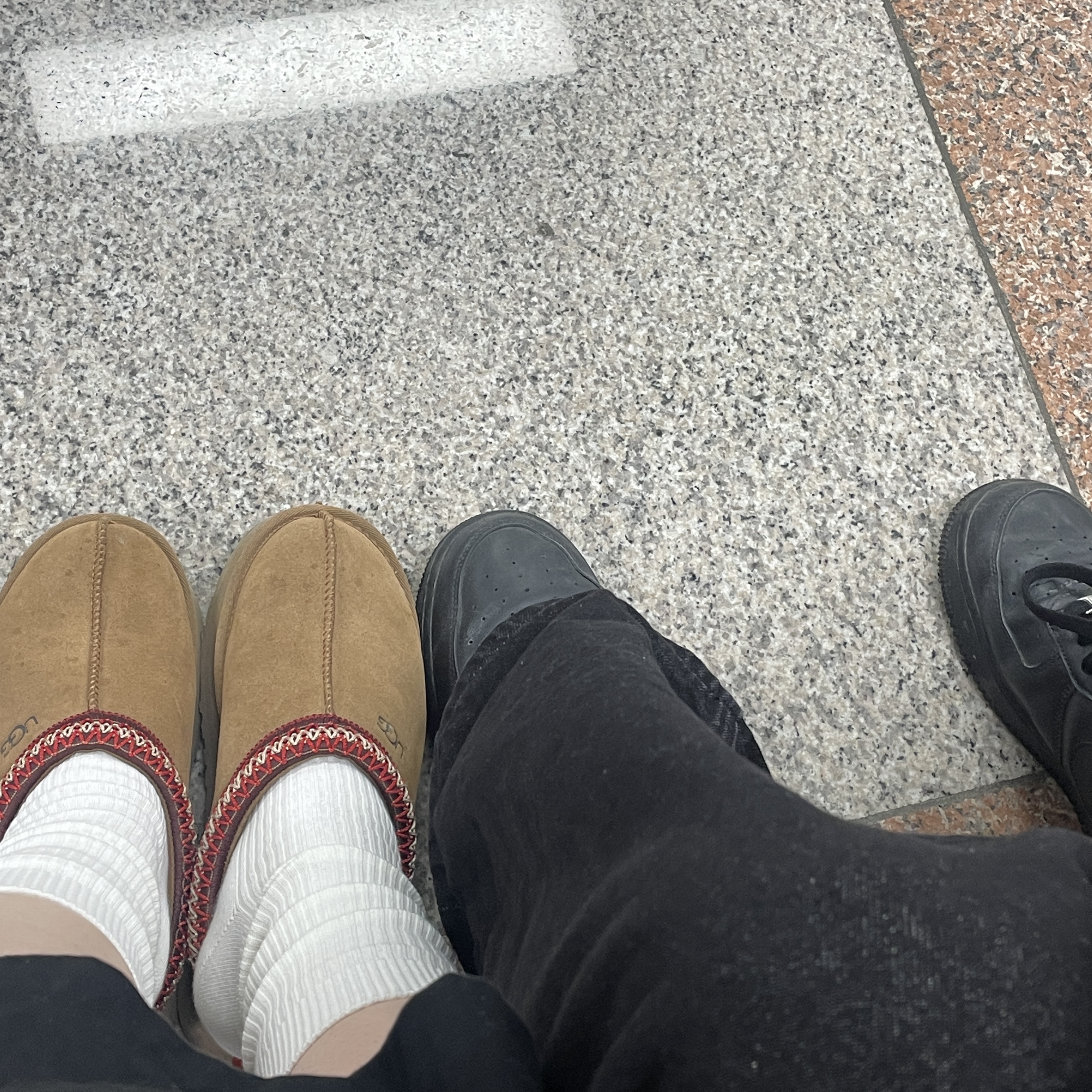 (W) UGG Tazz Slipper Chestnut 착용 스타일