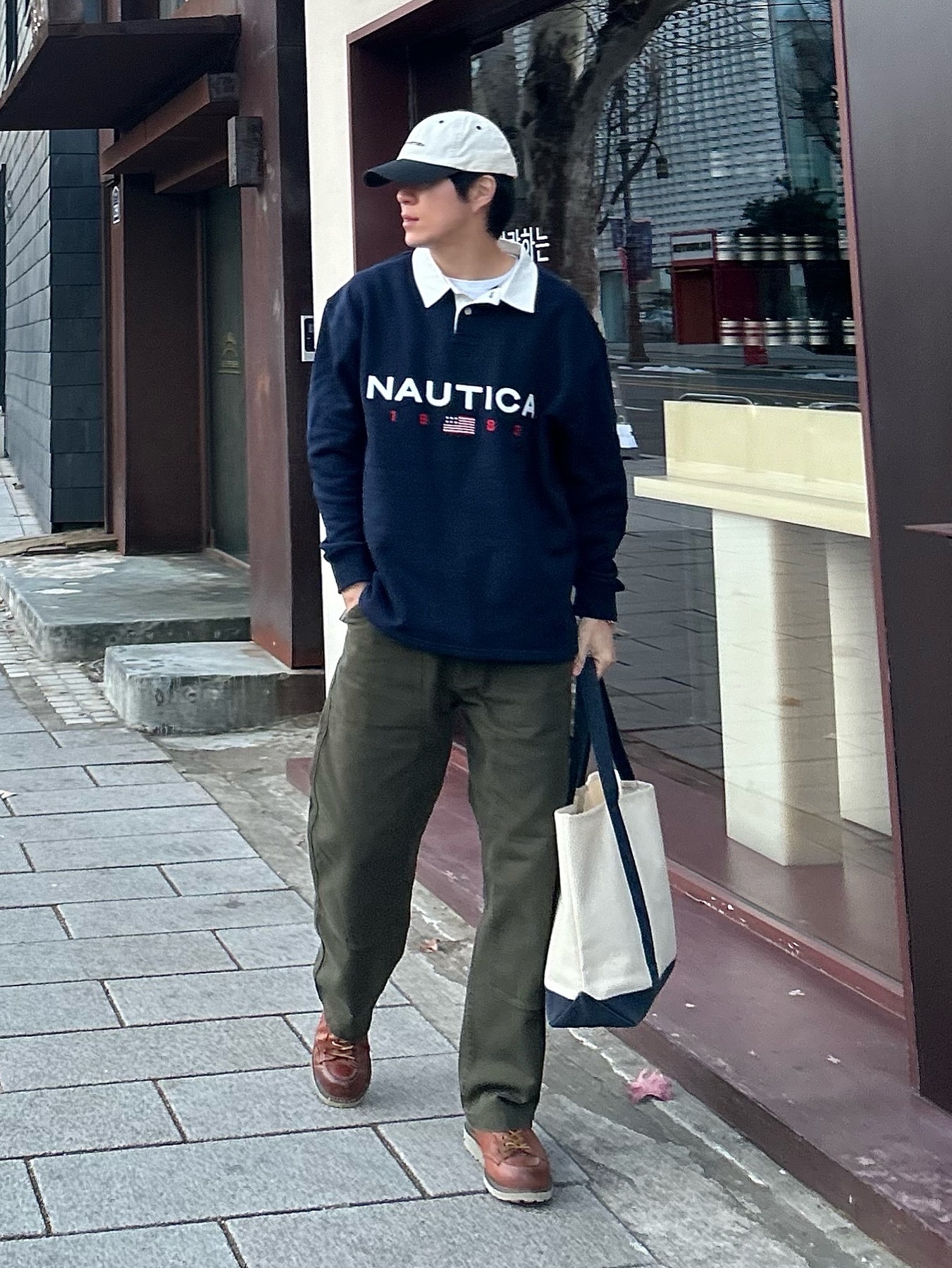 Thisisneverthat T-Logo Cap White Navy 착용 스타일