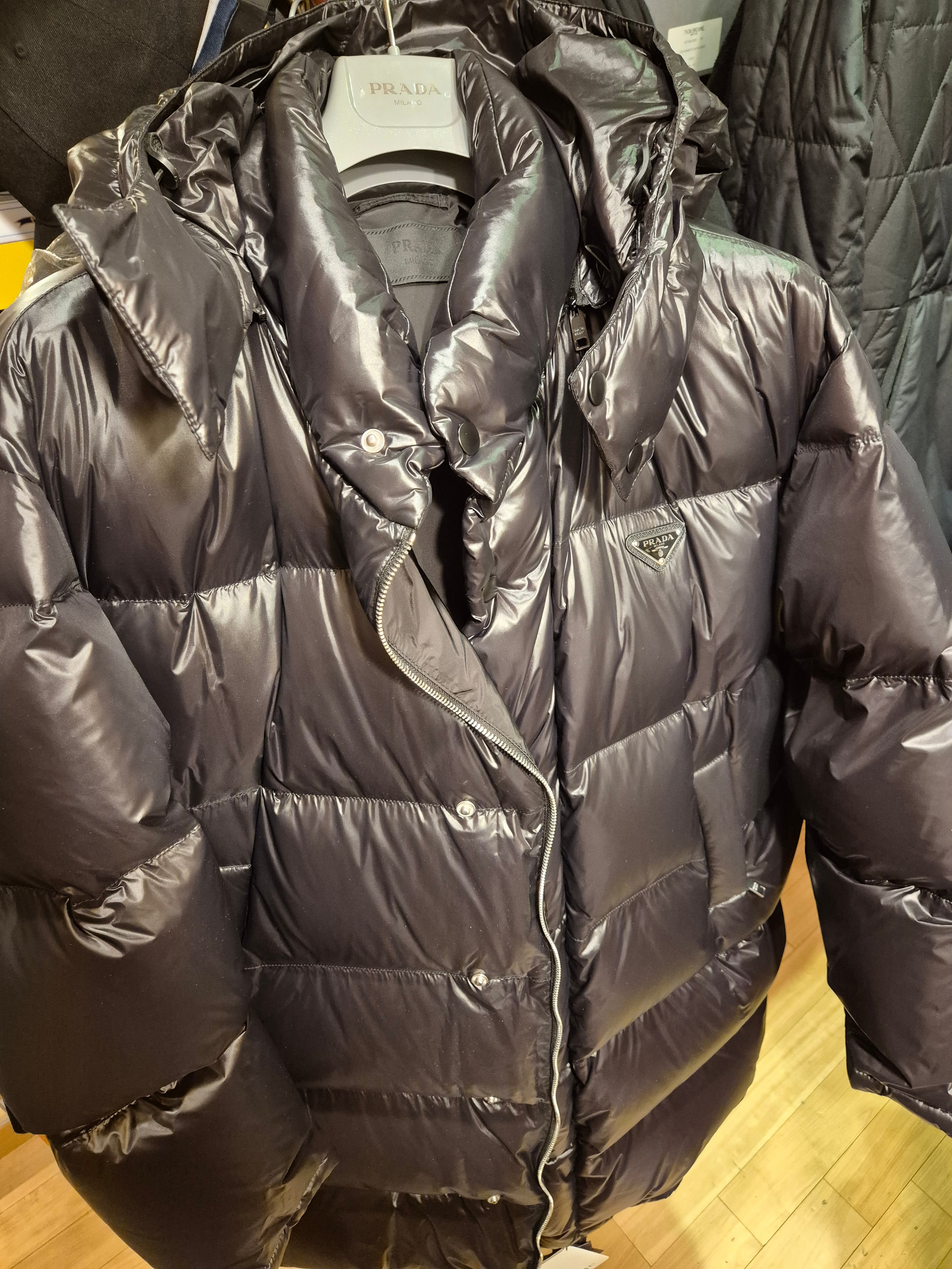 Prada Re-Nylon Down Coat Black 착용 스타일