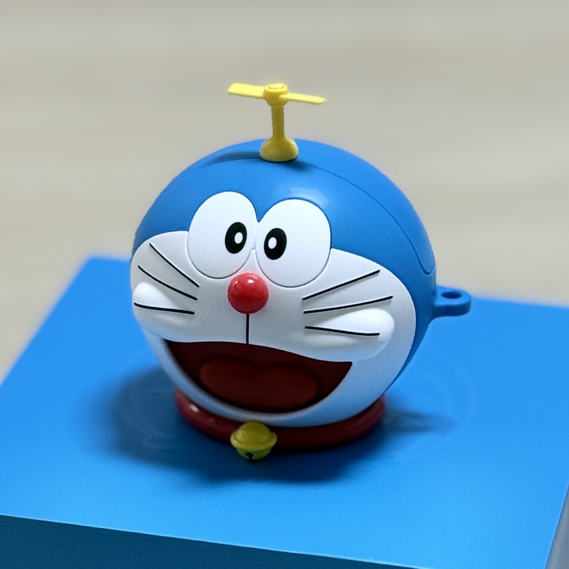 Casetify x Doraemon Airpods Pro Collectible Case 착용 스타일