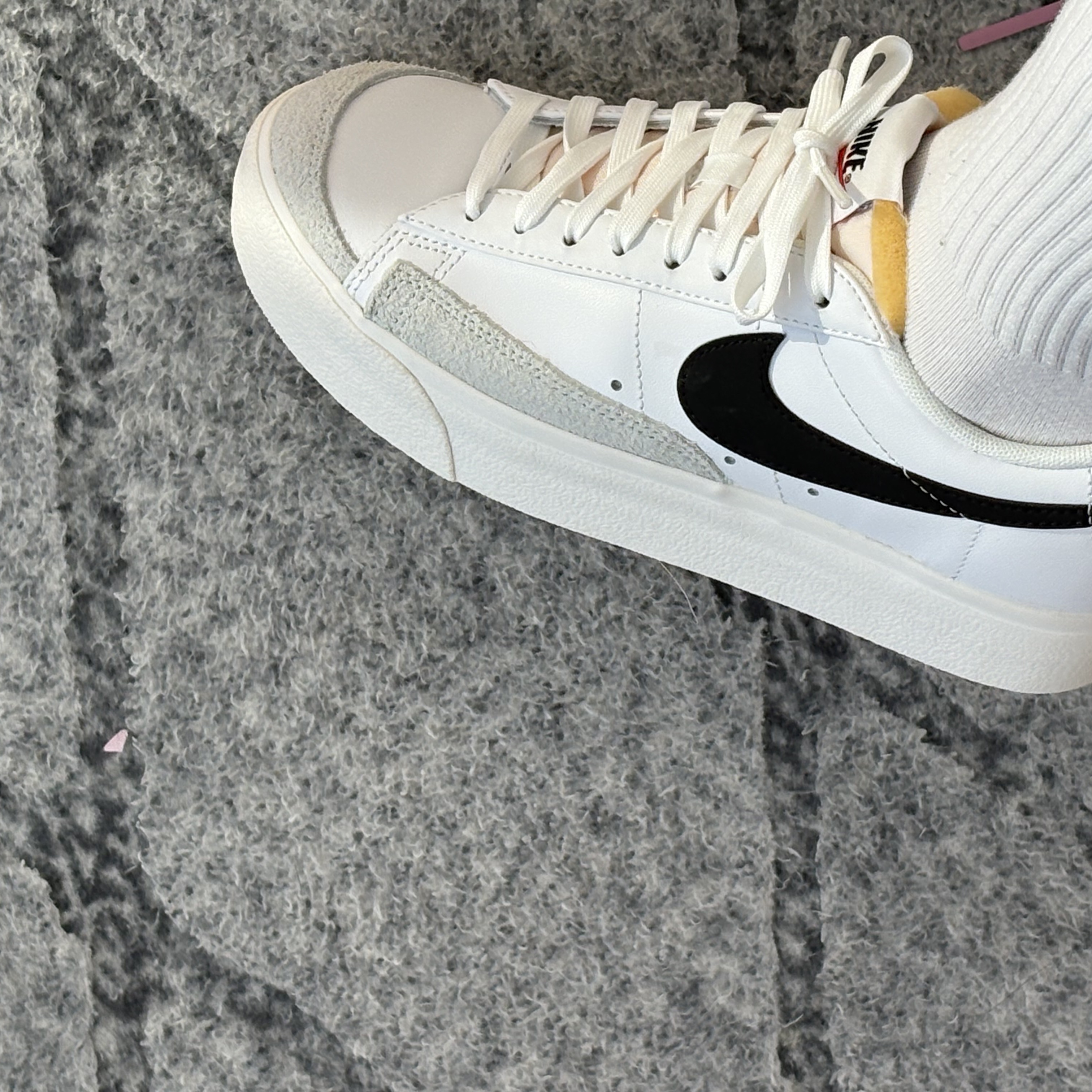 (W) Nike Blazer Low Platform White Black 착용 스타일