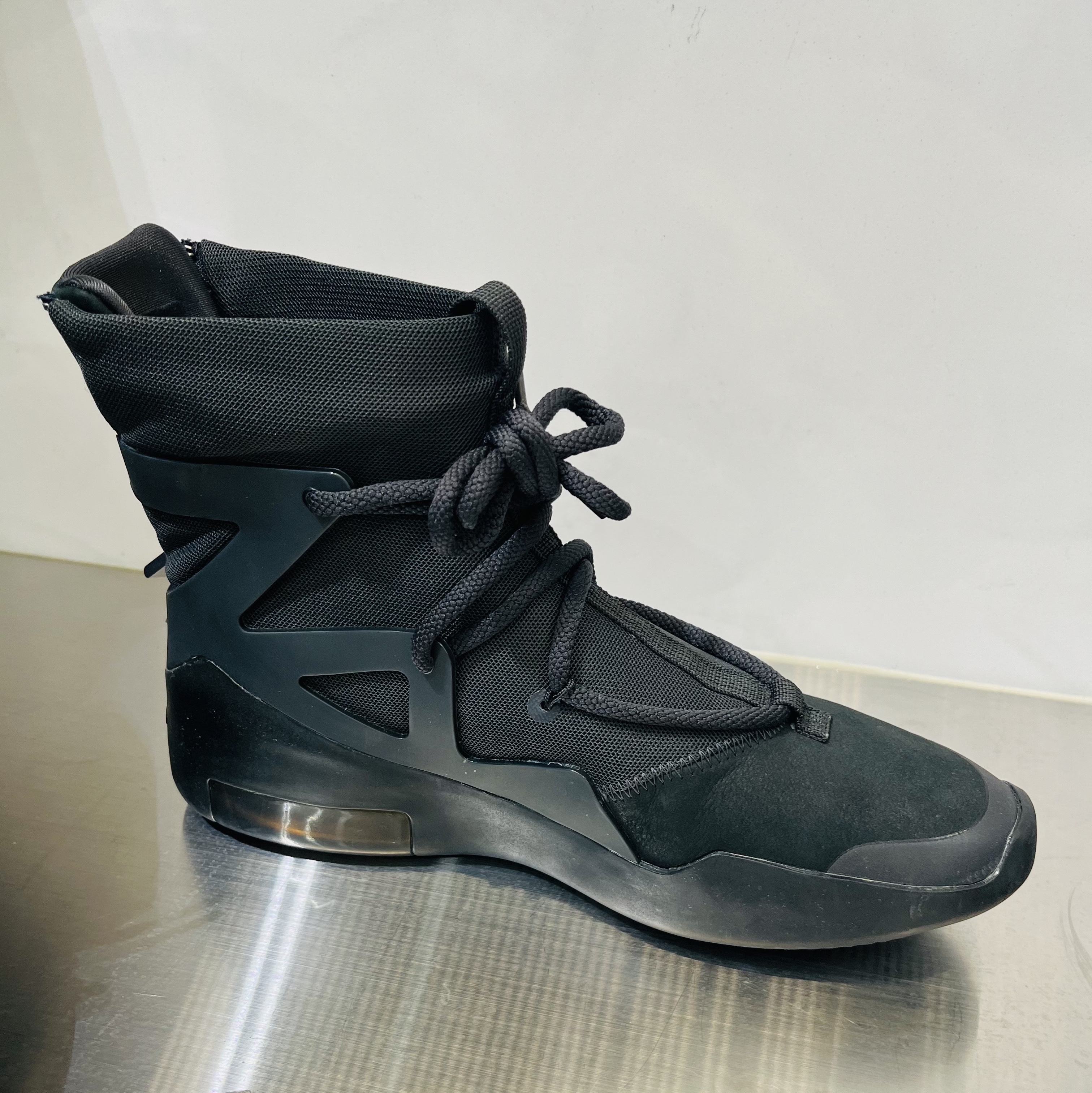 Nike x Fear of God Air Fear of God 1 Triple Black 착용 스타일 - 3