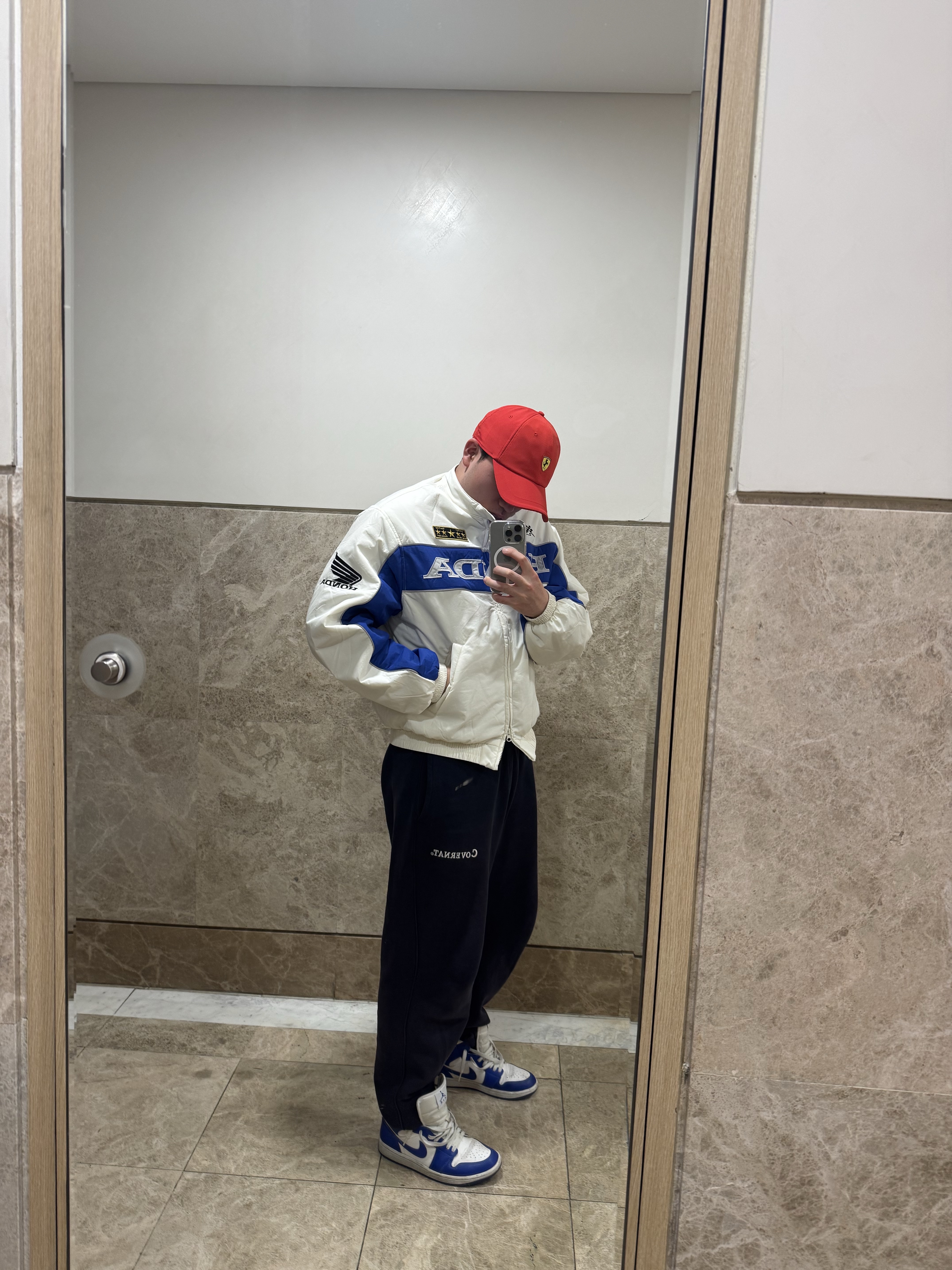(W) Jordan 1 Mid White Hyper Royal, Honda Piping Motorcycle Blouson Jacket Ivory 착용 스타일 - 2