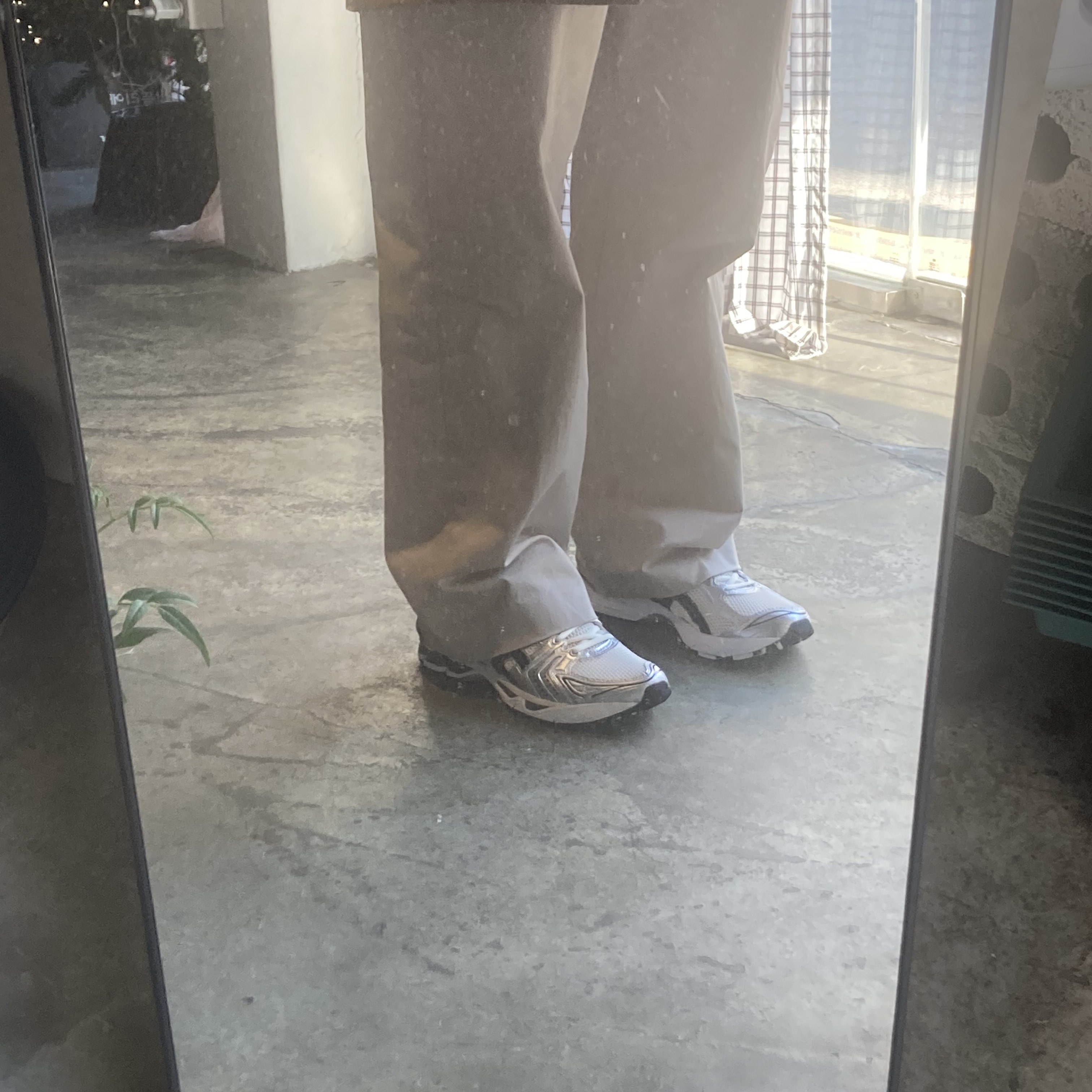 Asics Gel-Kayano 14 Cream Black 착용 스타일