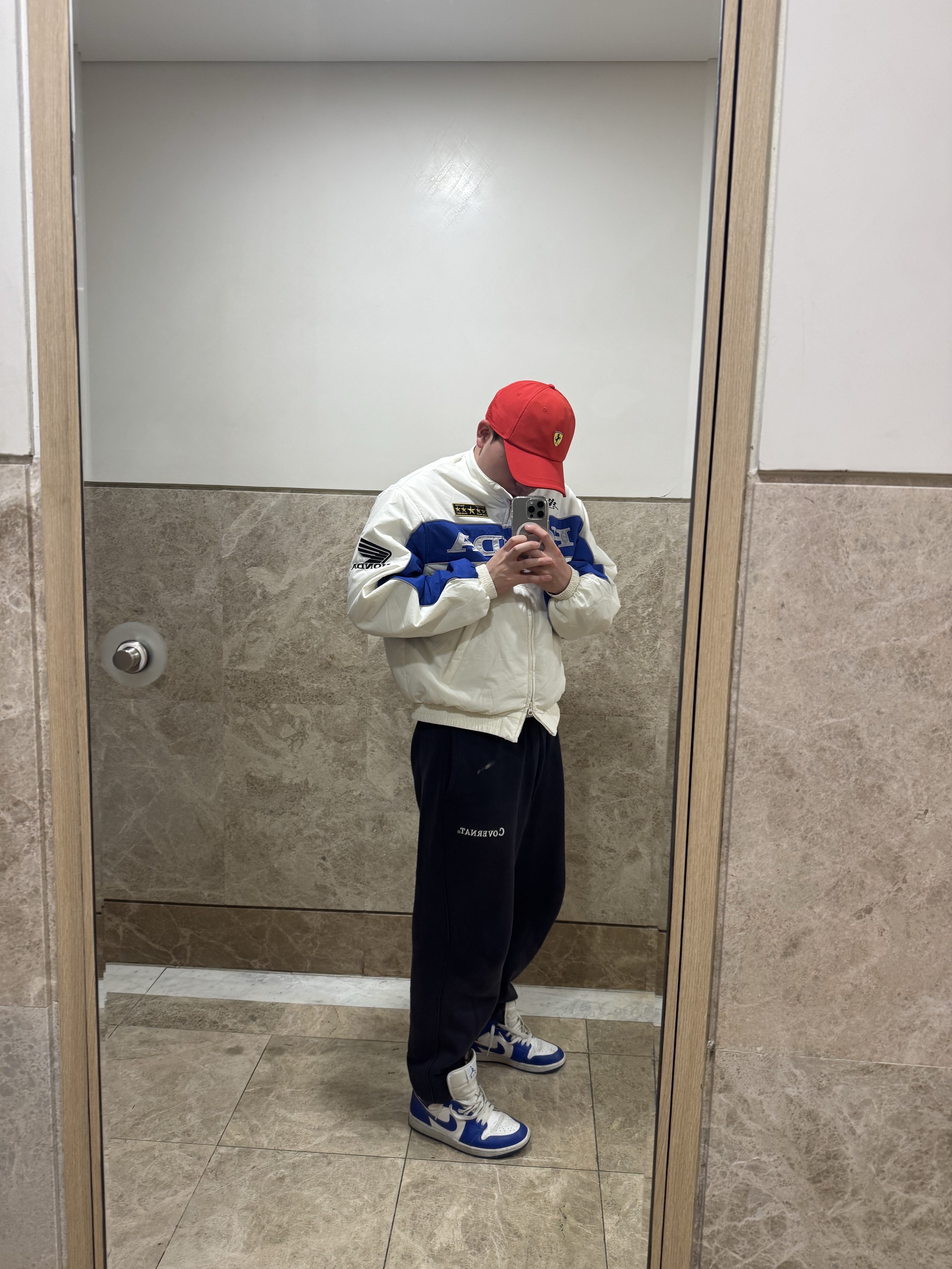 (W) Jordan 1 Mid White Hyper Royal, Honda Piping Motorcycle Blouson Jacket Ivory 착용 스타일 - 1