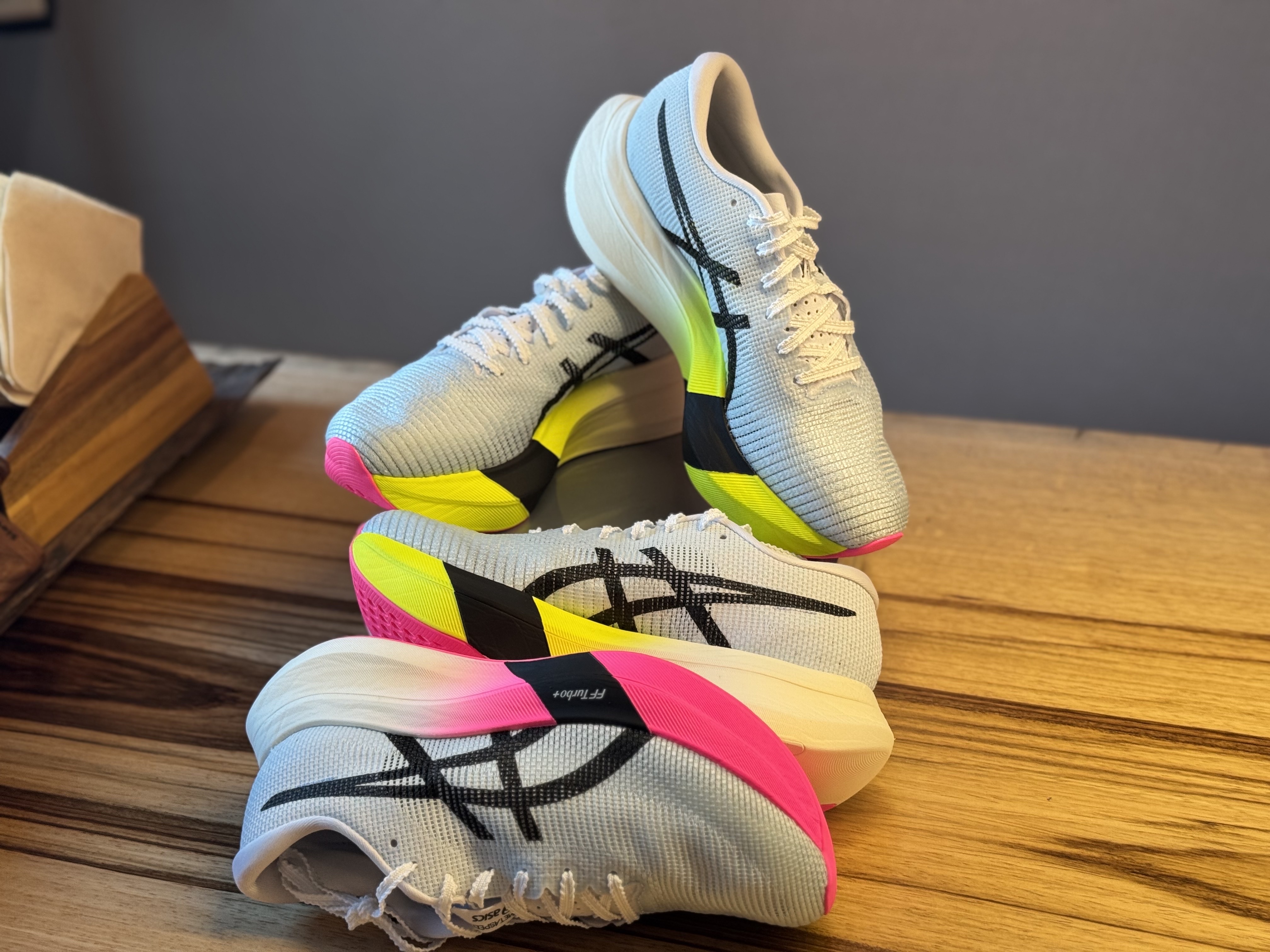 Asics Metaspeed Sky Paris Light Blue Black 착용 스타일 - 2