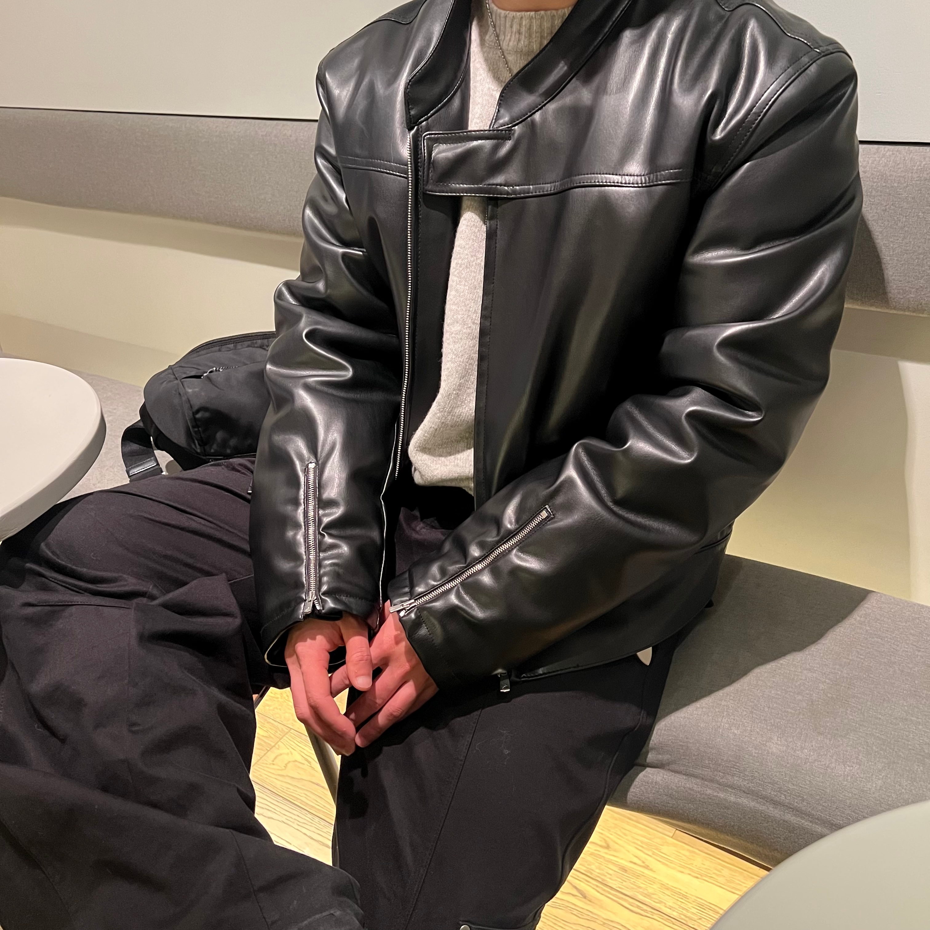 Prada Re-Nylon and Saffiano Leather Shoulder Bag Black, DIVEIN Vern Cargo Denim Pants One Wash Indigo 착용 스타일 - 4