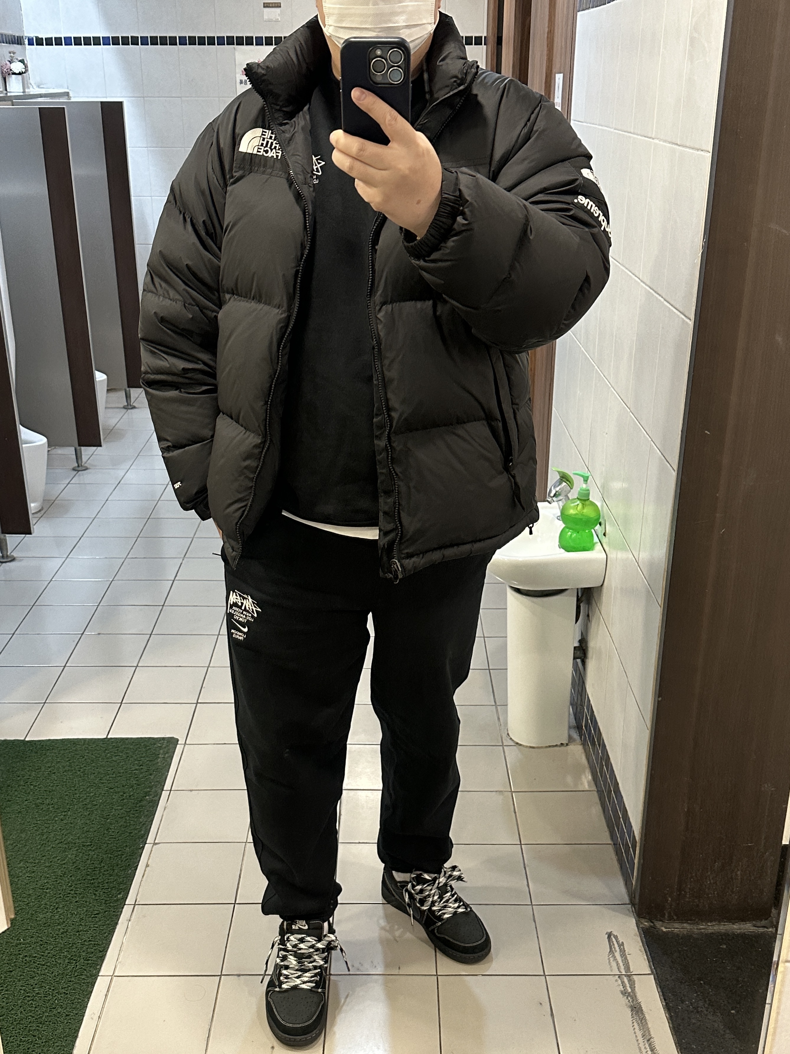 Supreme x The North Face Split Nuptse Jacket Black - 24SS, Nike x Stussy NRG ZR Fleece Crewneck Black - US/EU 착용 스타일